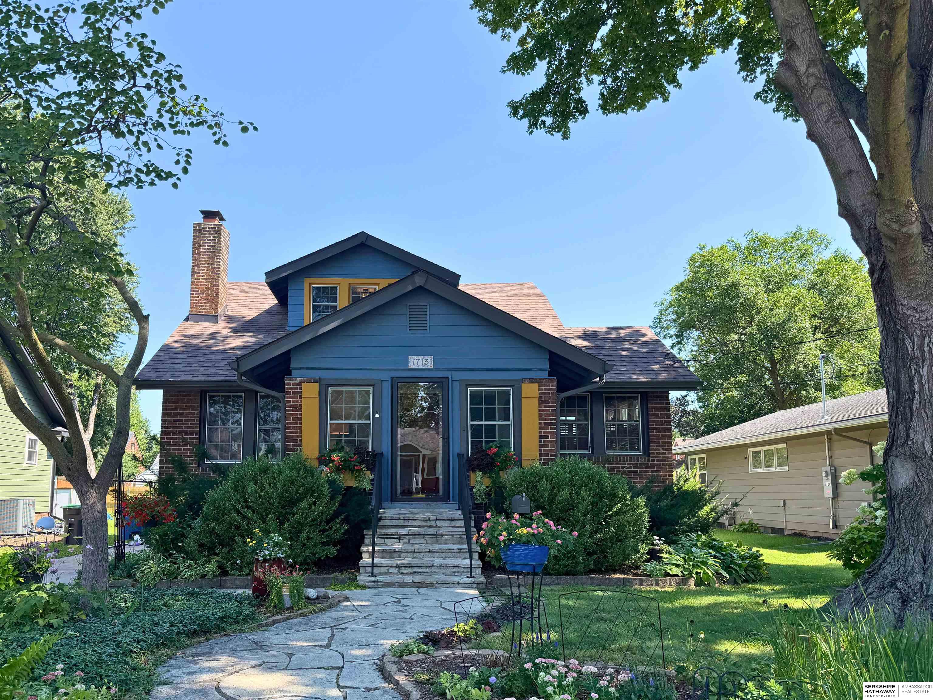 Photo of 1713 Beaver Avenue Des Moines IA 50310