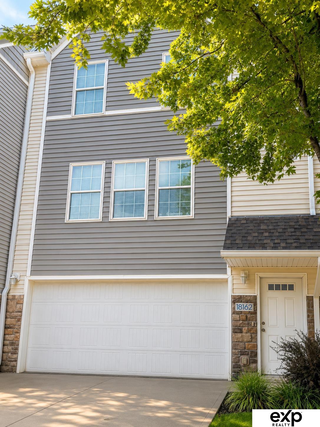 Photo of 18162 Hayes Plaza #4 Omaha NE 68135