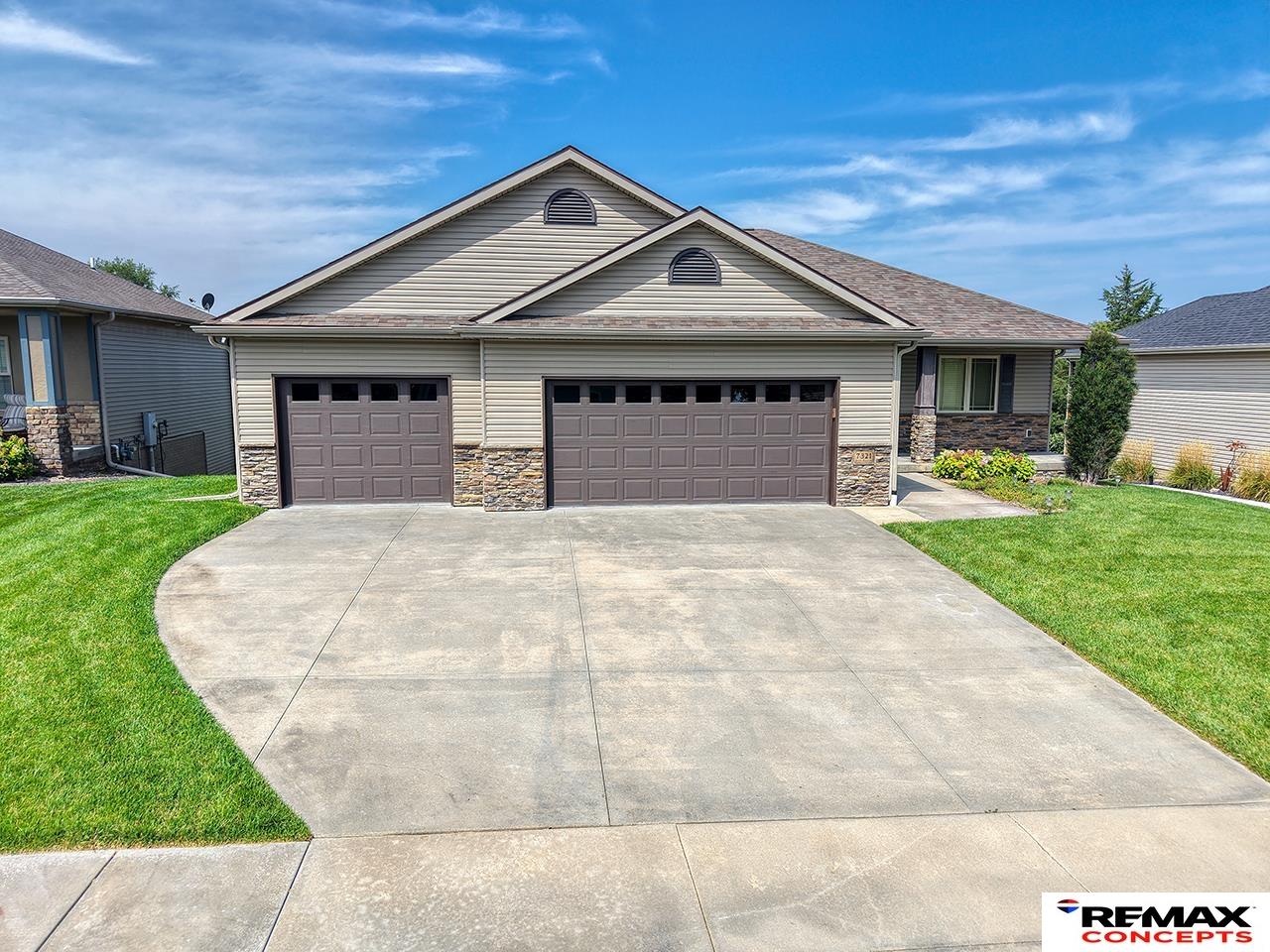 Photo of 7321 Hidden Valley Drive Lincoln NE 68526