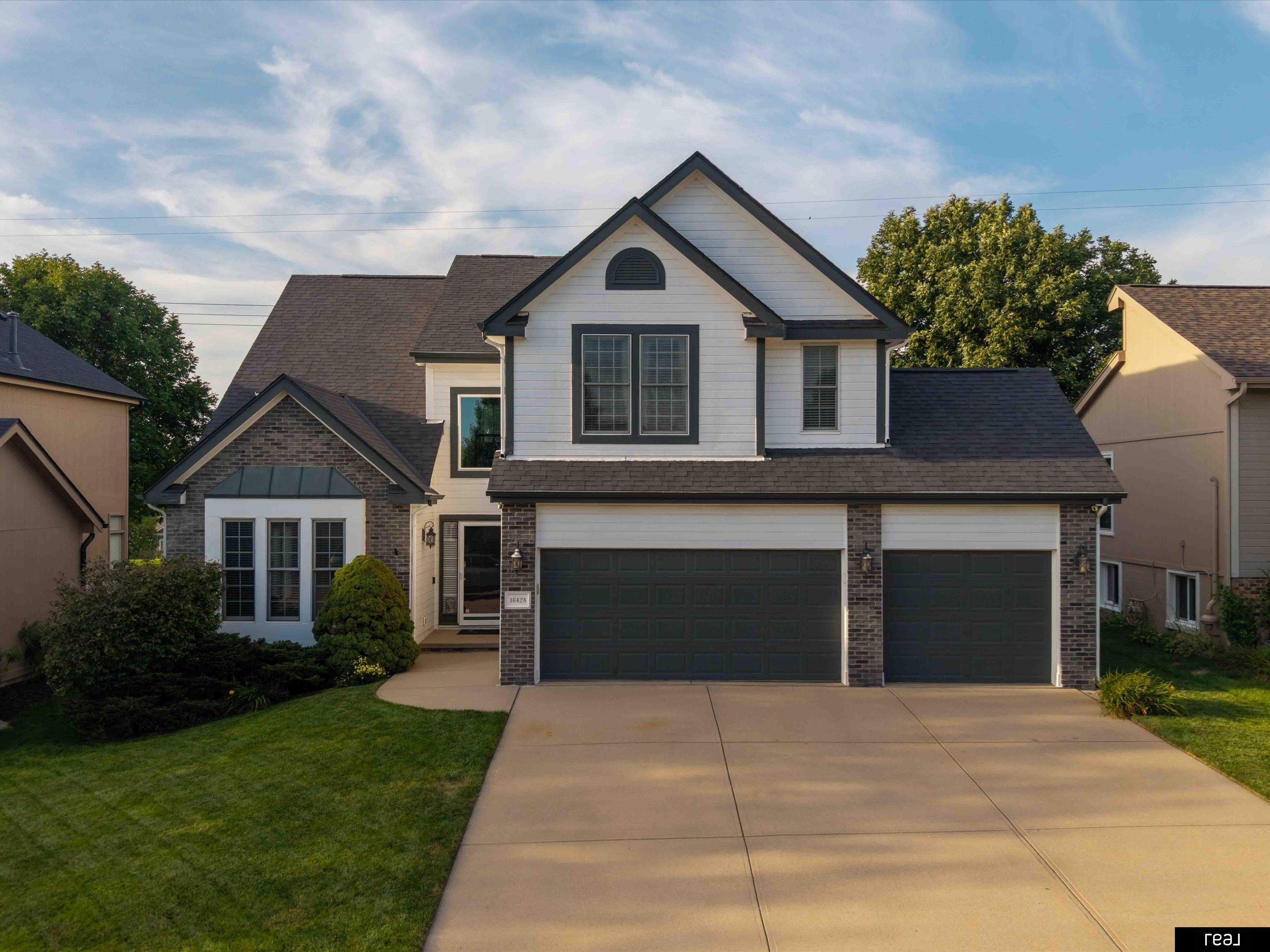 16428 Ames Avenue, Omaha