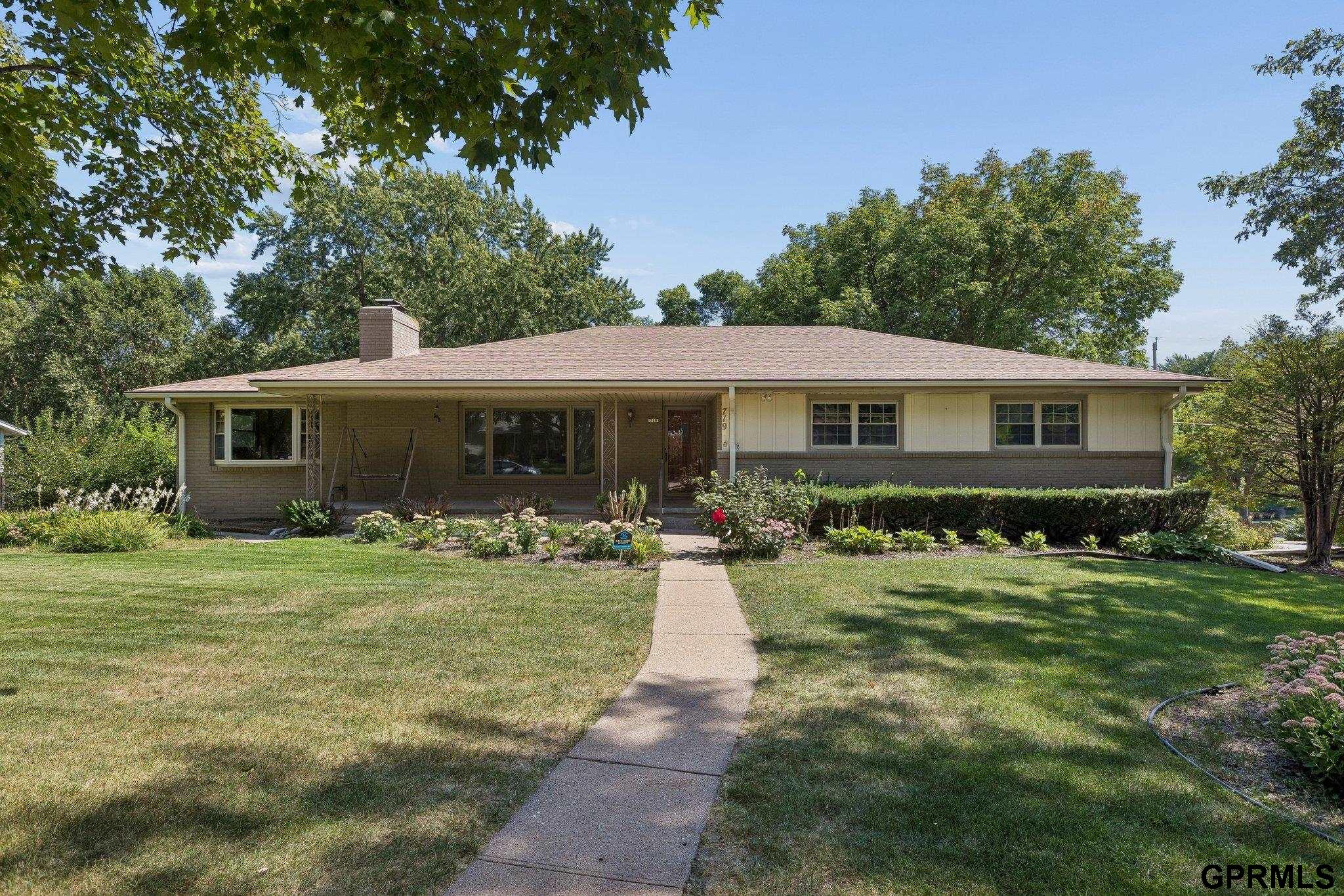 Photo of 719 Crestridge Road Omaha NE 68154