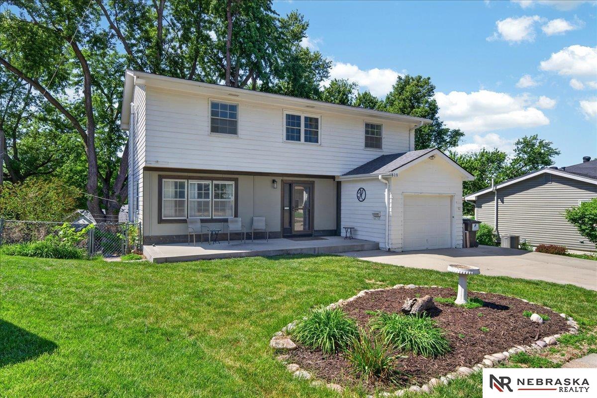 Photo of 810 Smith Circle Papillion NE 68046