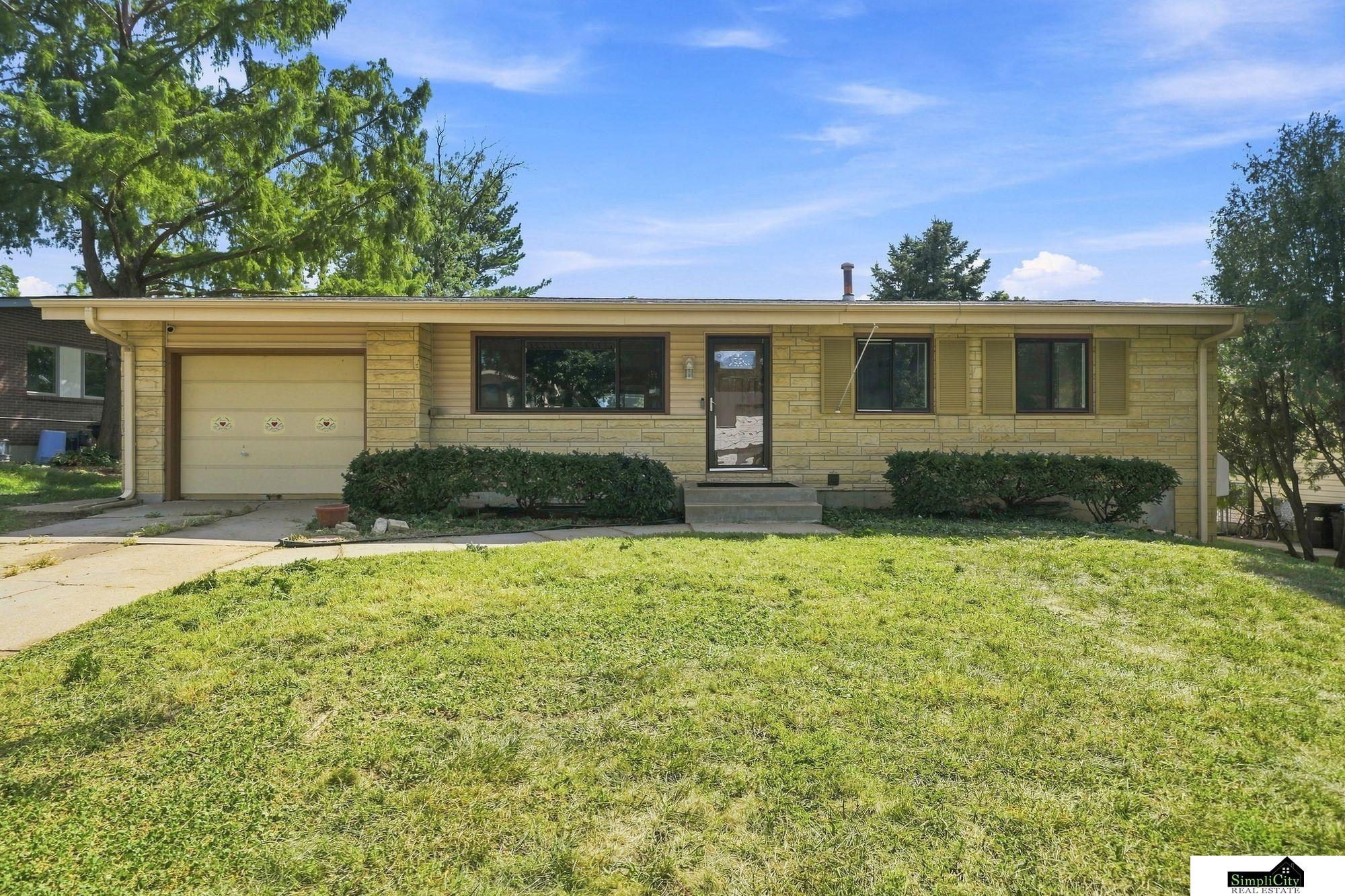 8135 Sanborn Drive, Lincoln, Nebraska image 1
