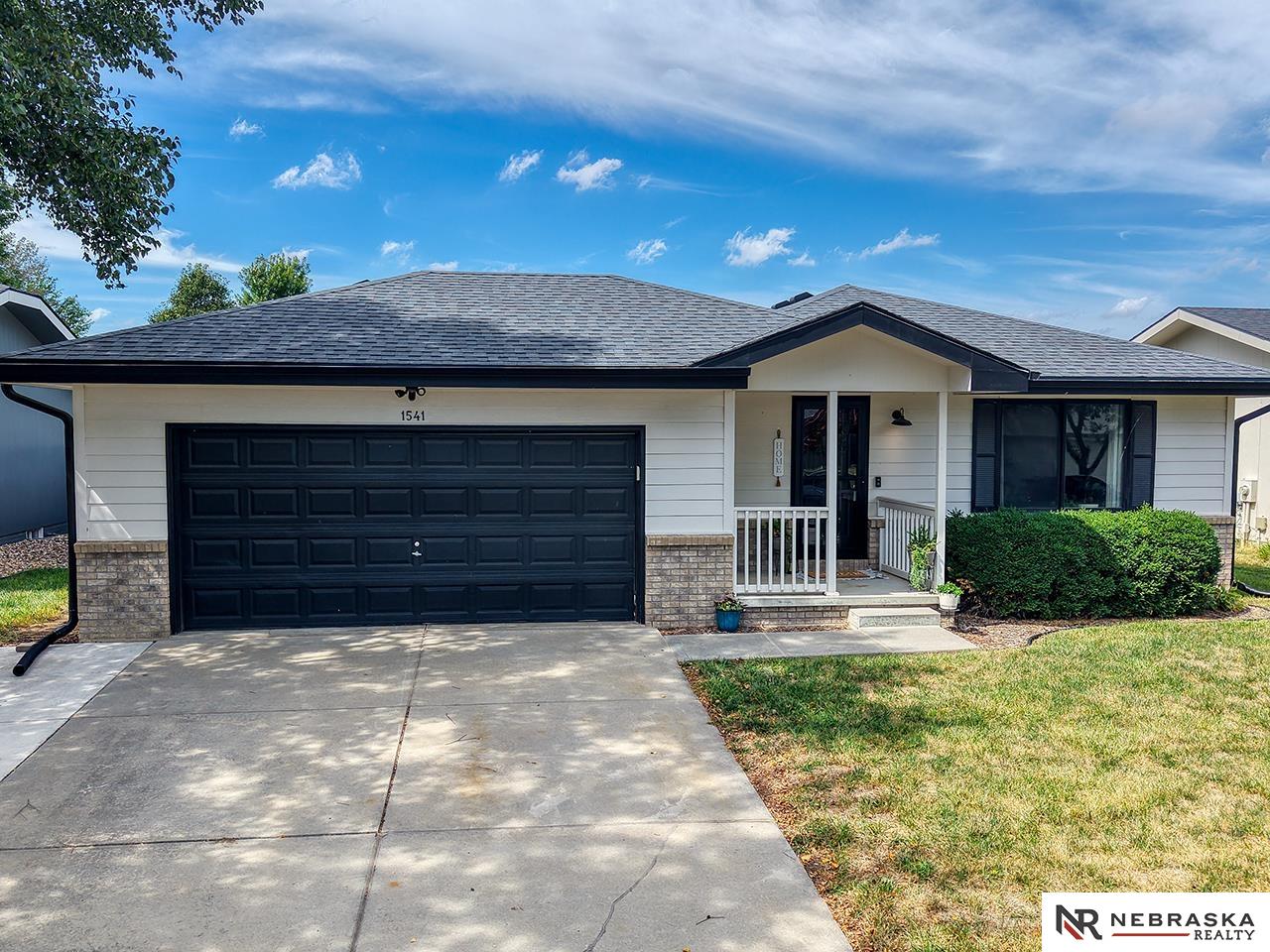 Photo of 1541 SW Lacey Lane Lincoln NE 68522