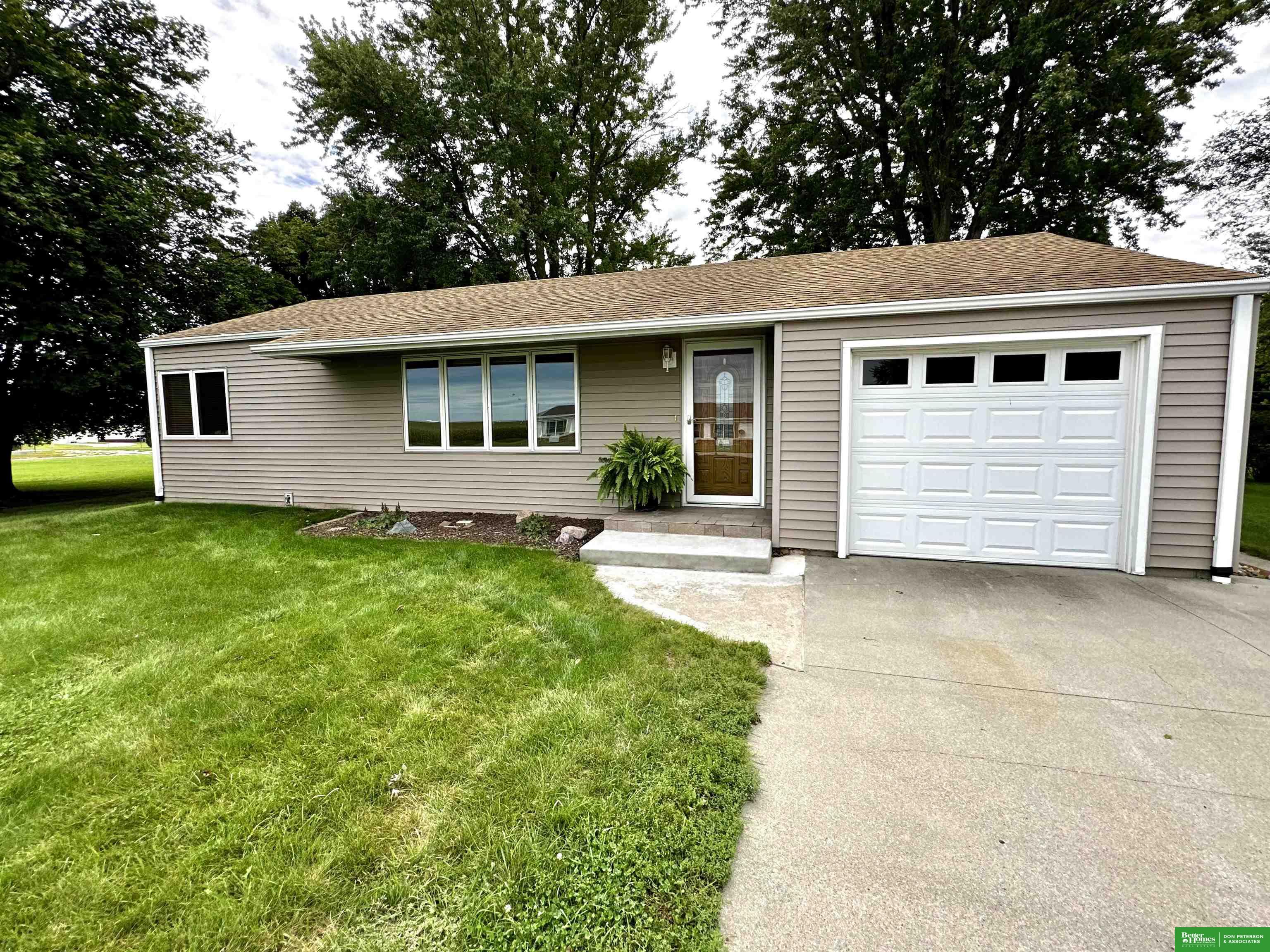 Photo of 912 4th Street Beemer NE 68716