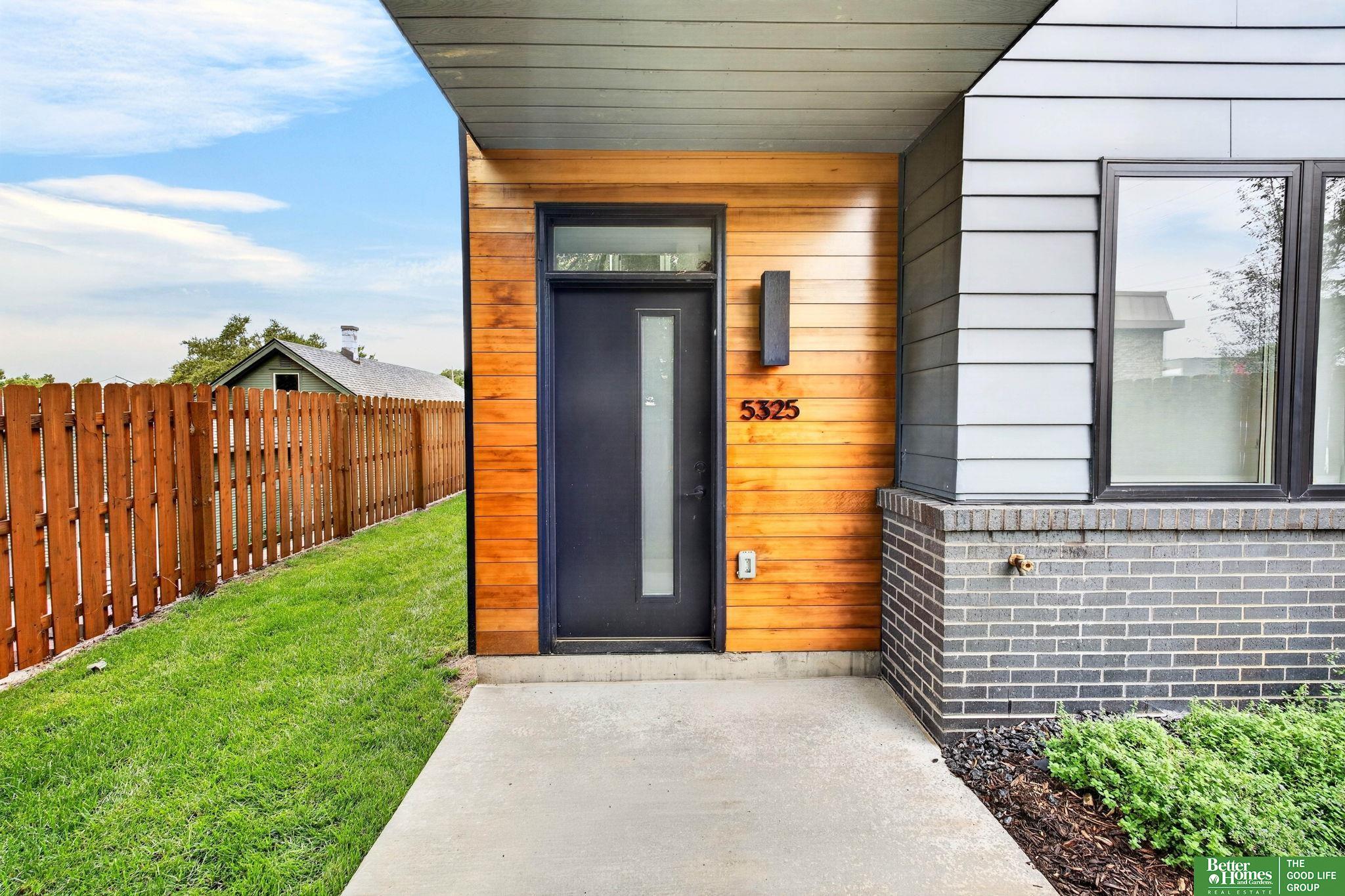 Photo of 5325 Elmwood Plaza Omaha NE 68106