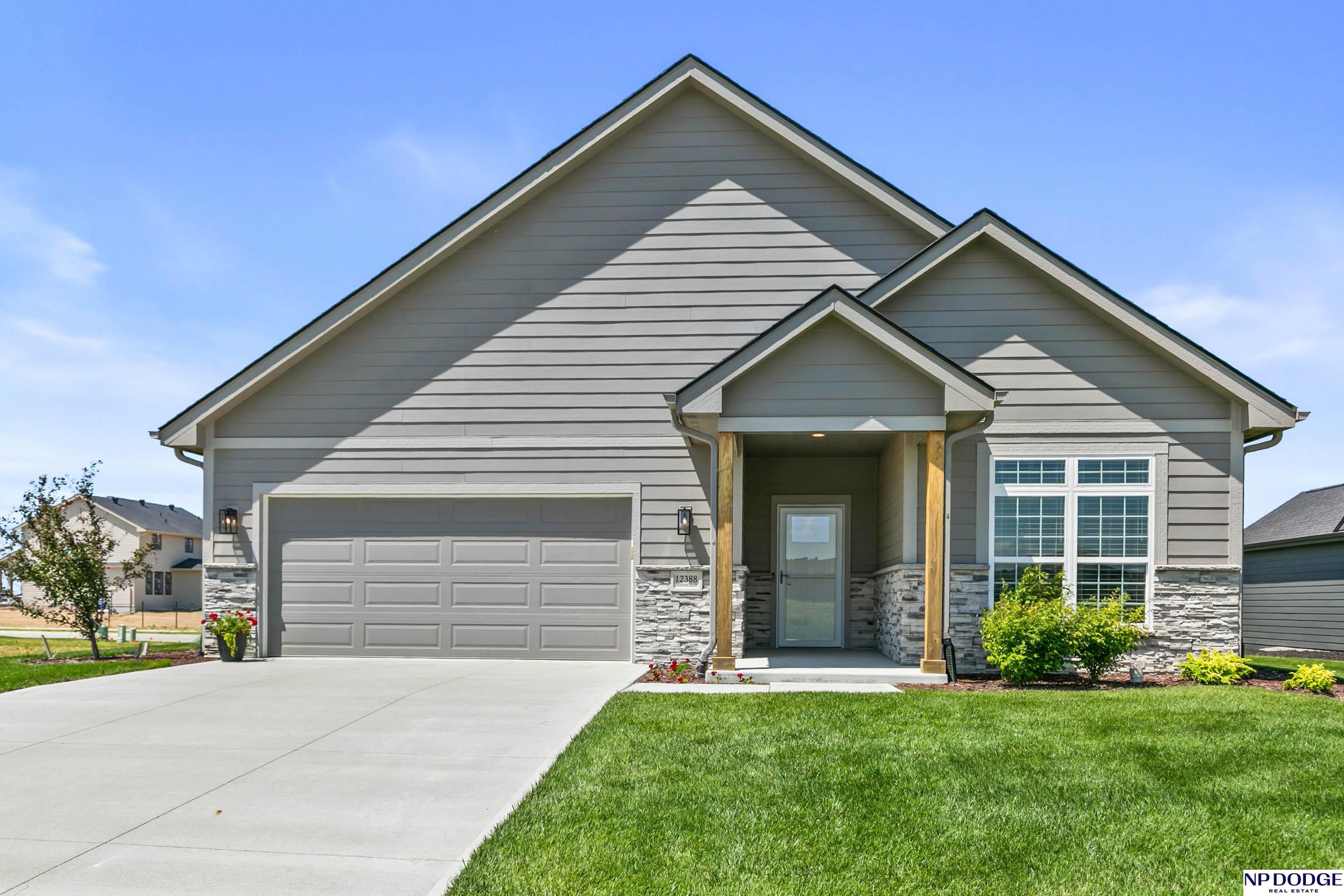 Photo of 12388 Horizon Street Papillion NE 68046