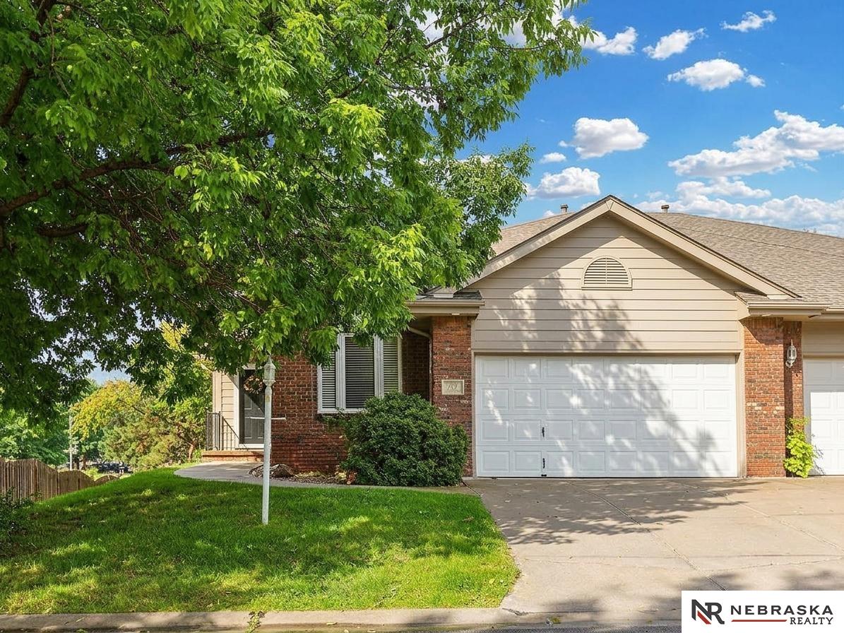 Photo of 701 Manor Plaza Papillion NE 68046