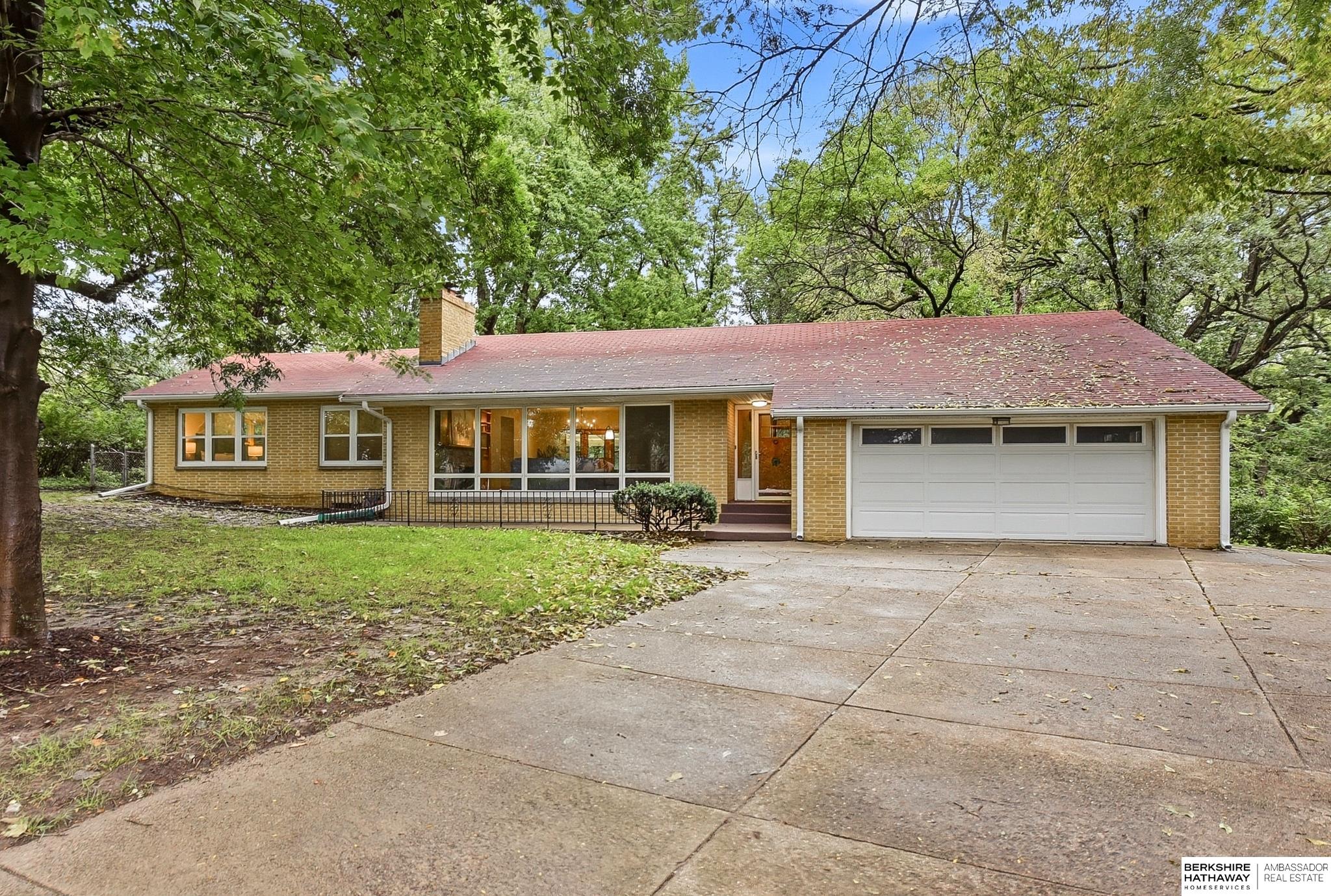 1420 Arborcrest Lane, Council Bluffs, Iowa image 1
