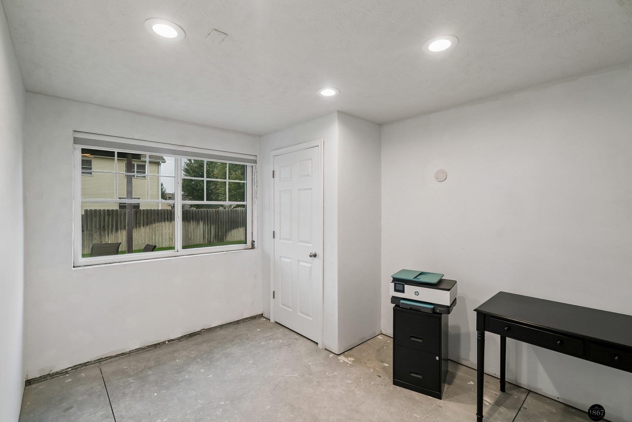 2571 N 89th