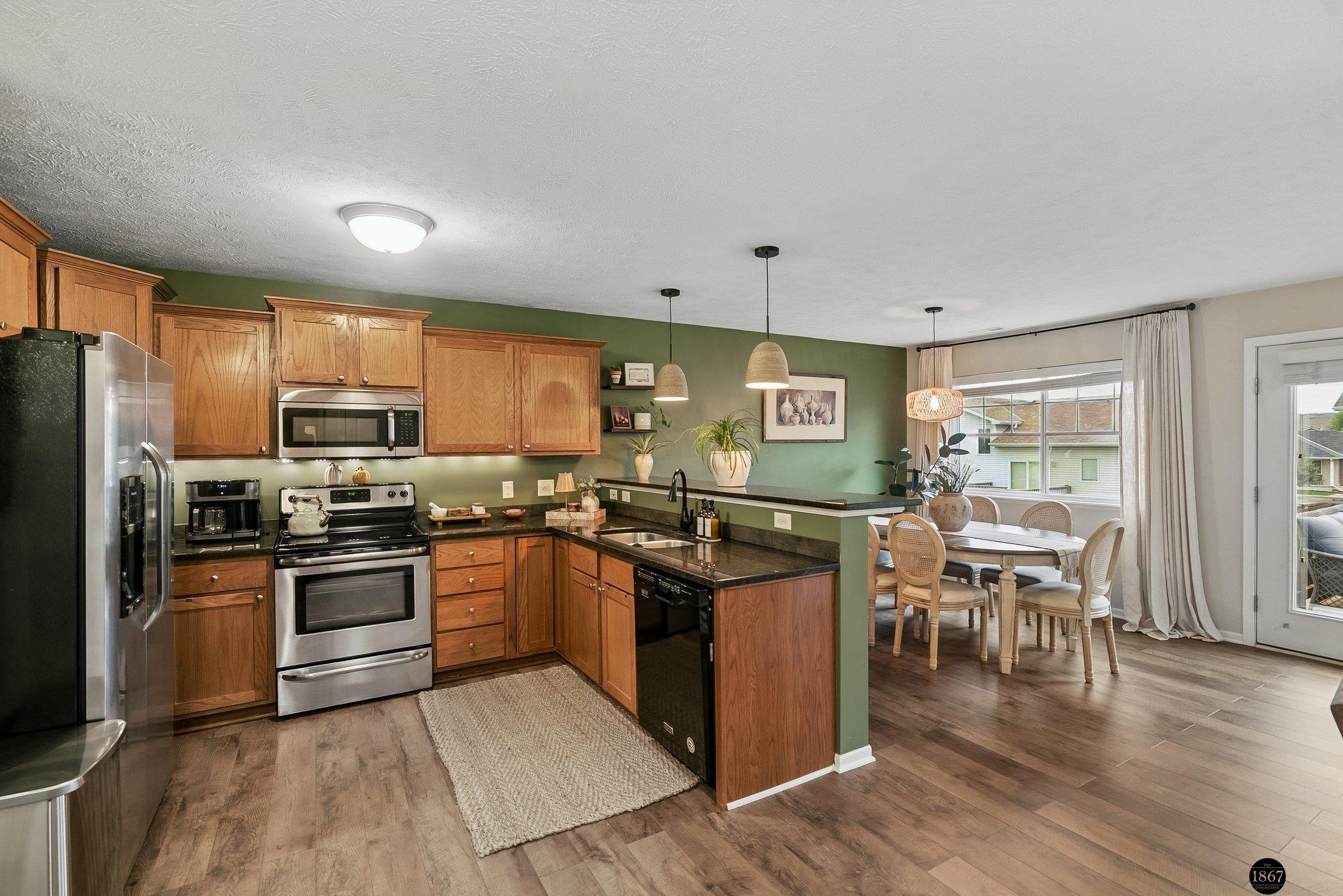 2571 N 89th