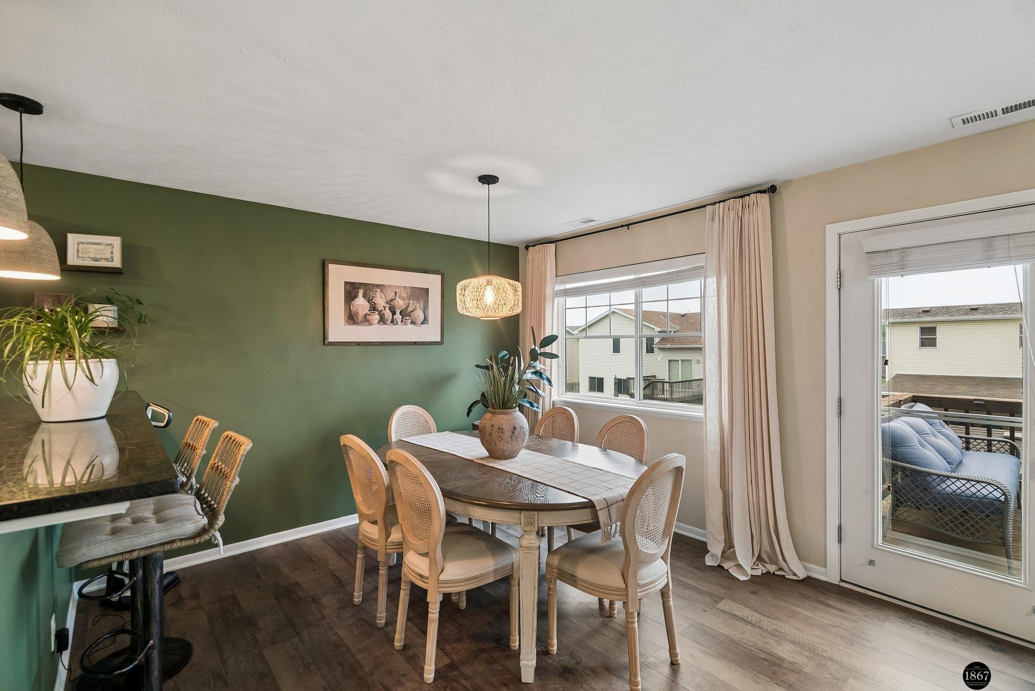 2571 N 89th