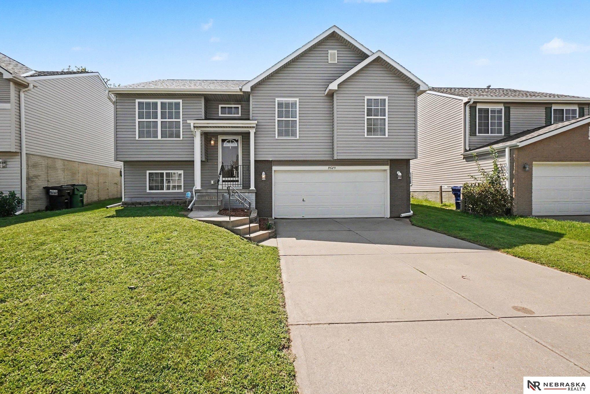 Photo of 19509 V Street Omaha NE 68135