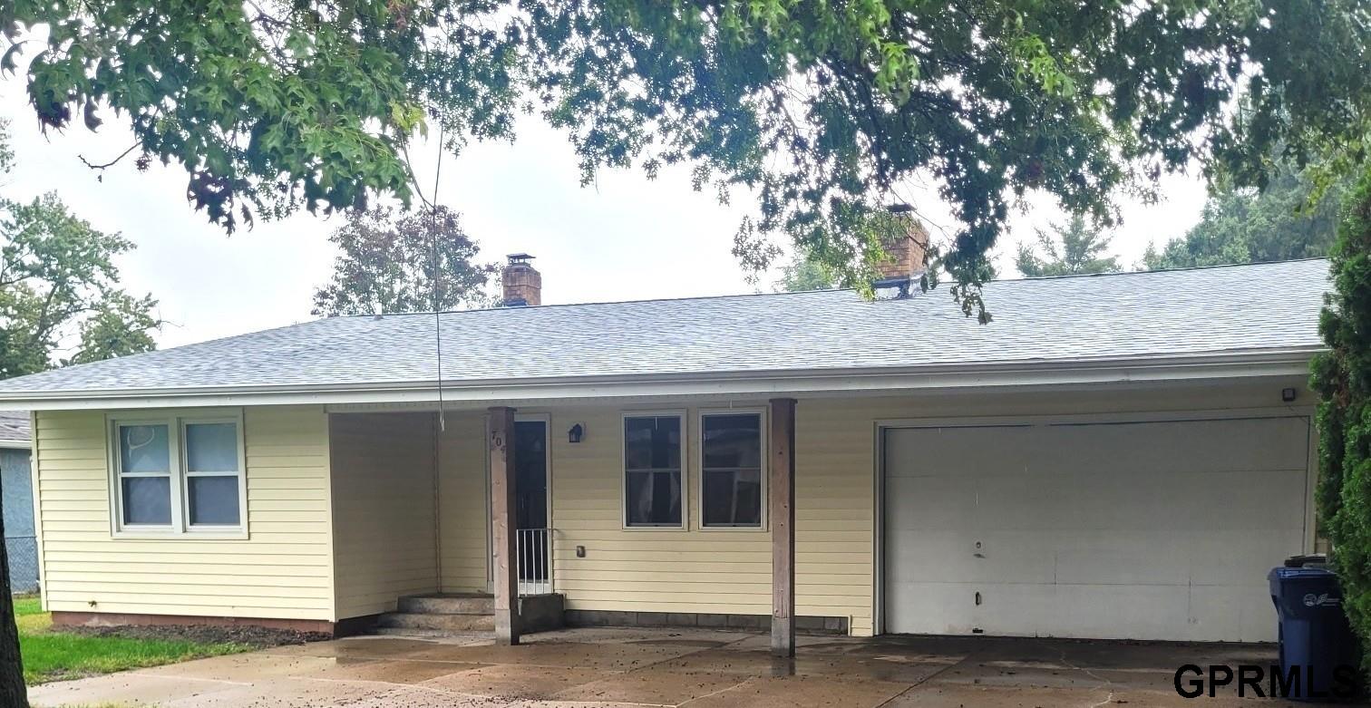 704 W 27th Avenue, Bellevue, Nebraska image 1