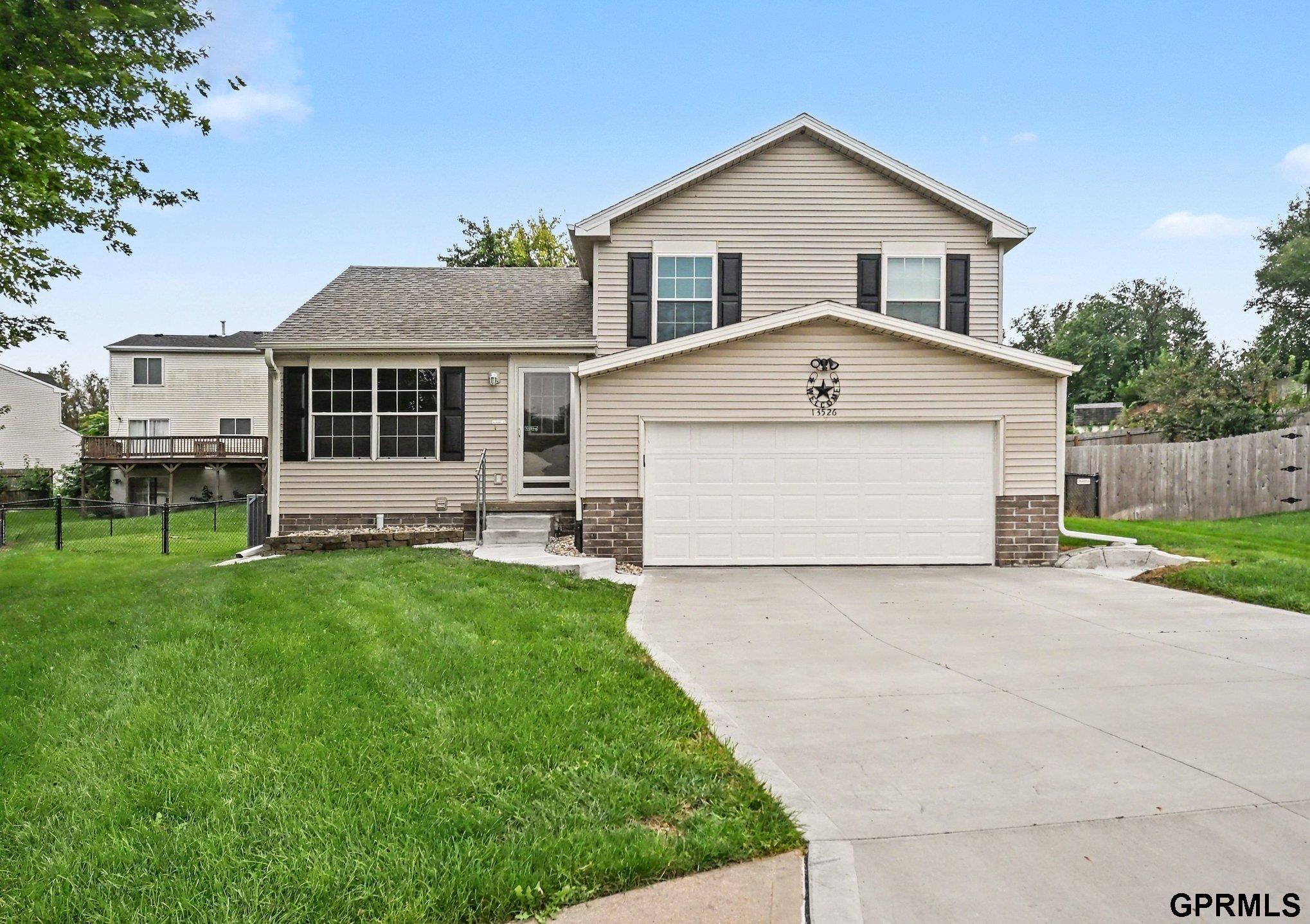 13526 Westport Circle, Bellevue, Nebraska image 1