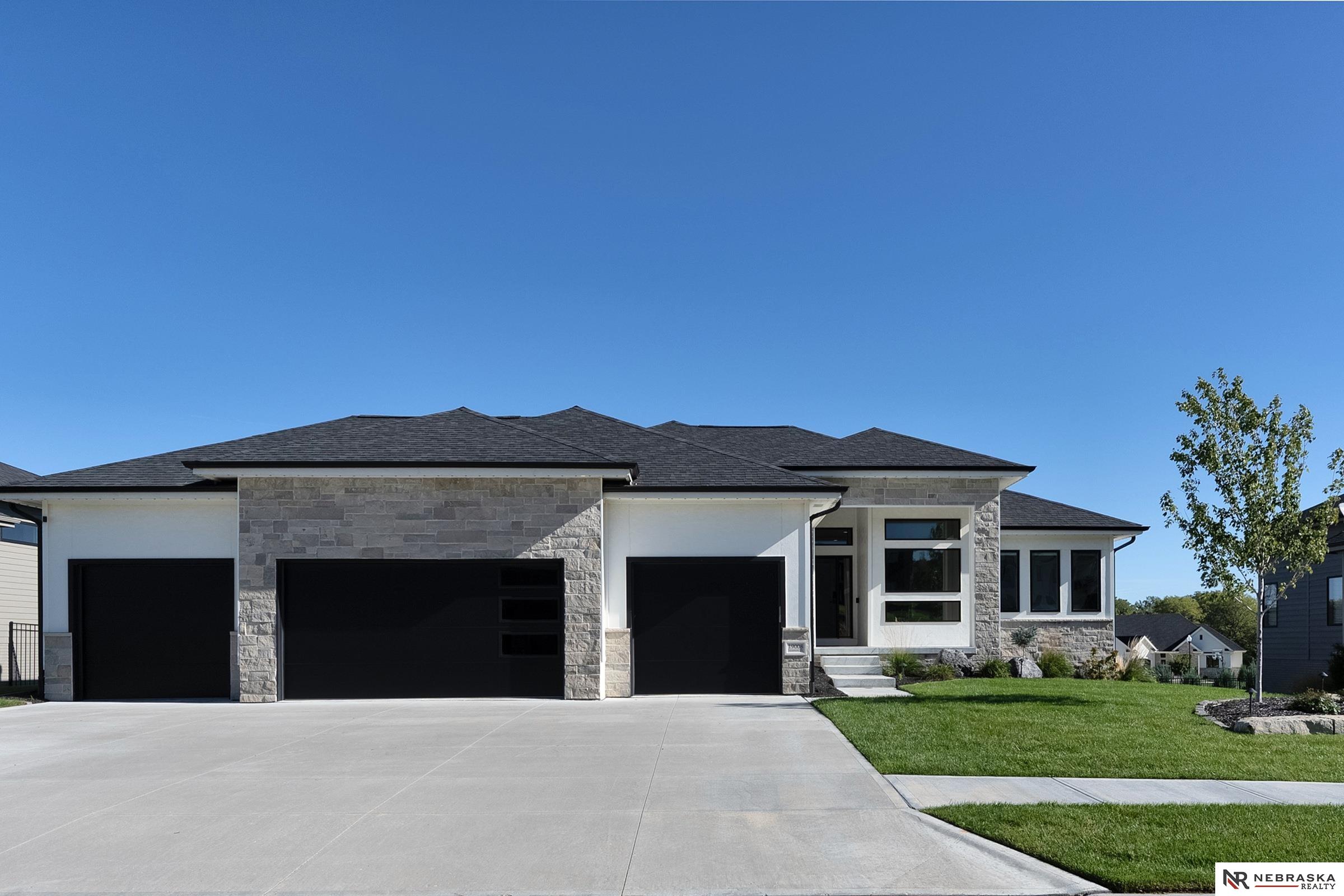 19008 Sycamore Drive, Gretna, Nebraska image 1