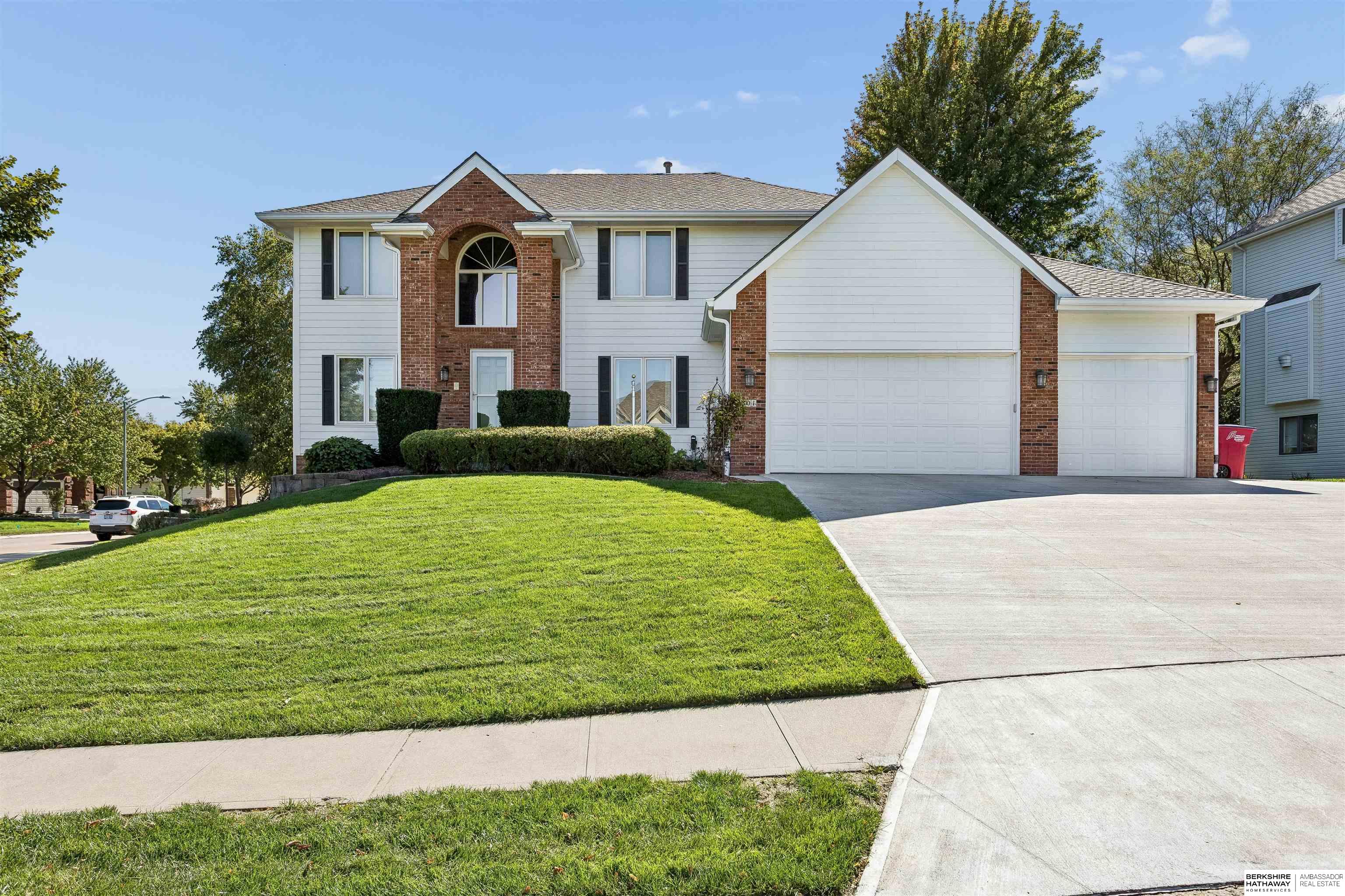 801 Graham Drive, Papillion, Nebraska image 1