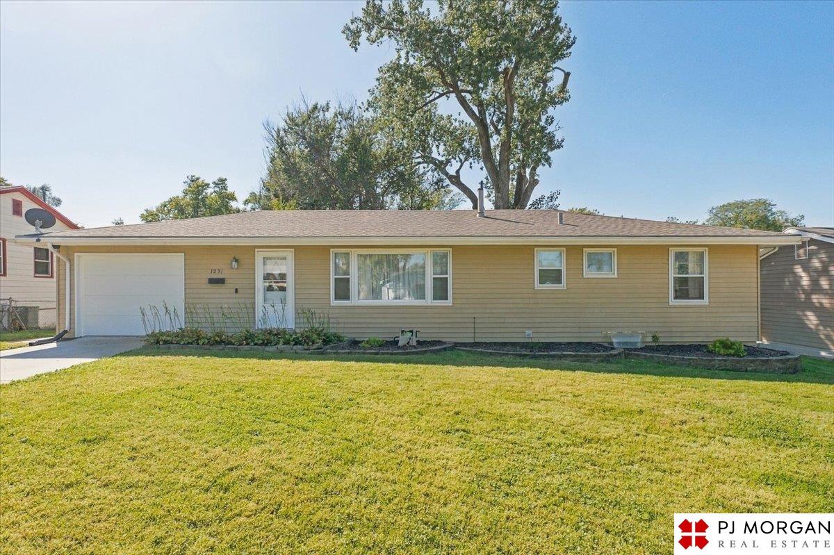 1231 Sunset Drive, Bellevue, Nebraska image 1