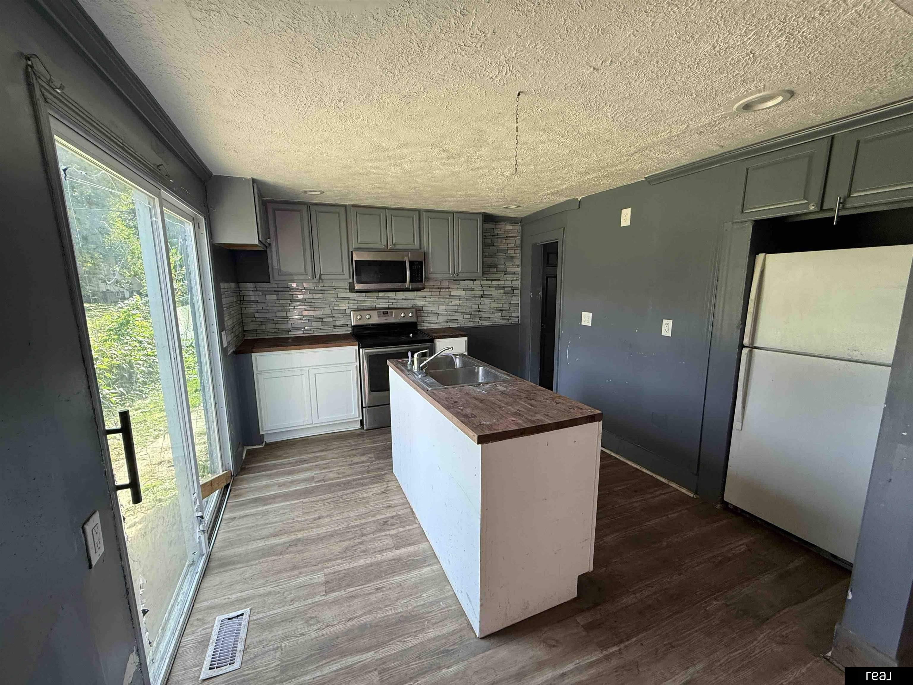 Photo of 2577 Hartman Avenue Omaha NE 68111