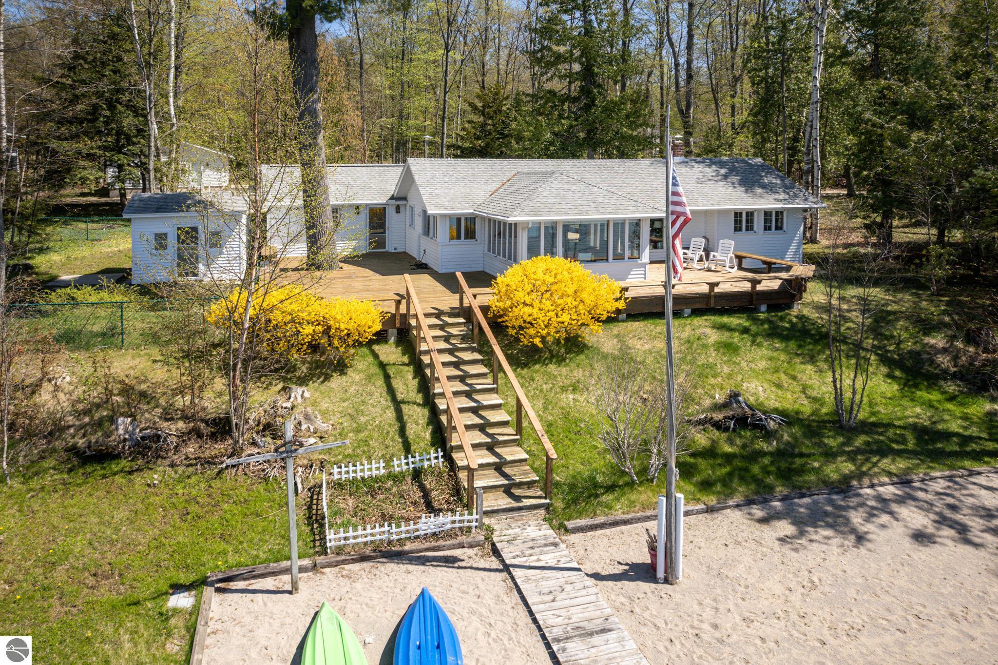 8432 S Dunns Farm Road, Maple City, MI 49664 — Photo 14