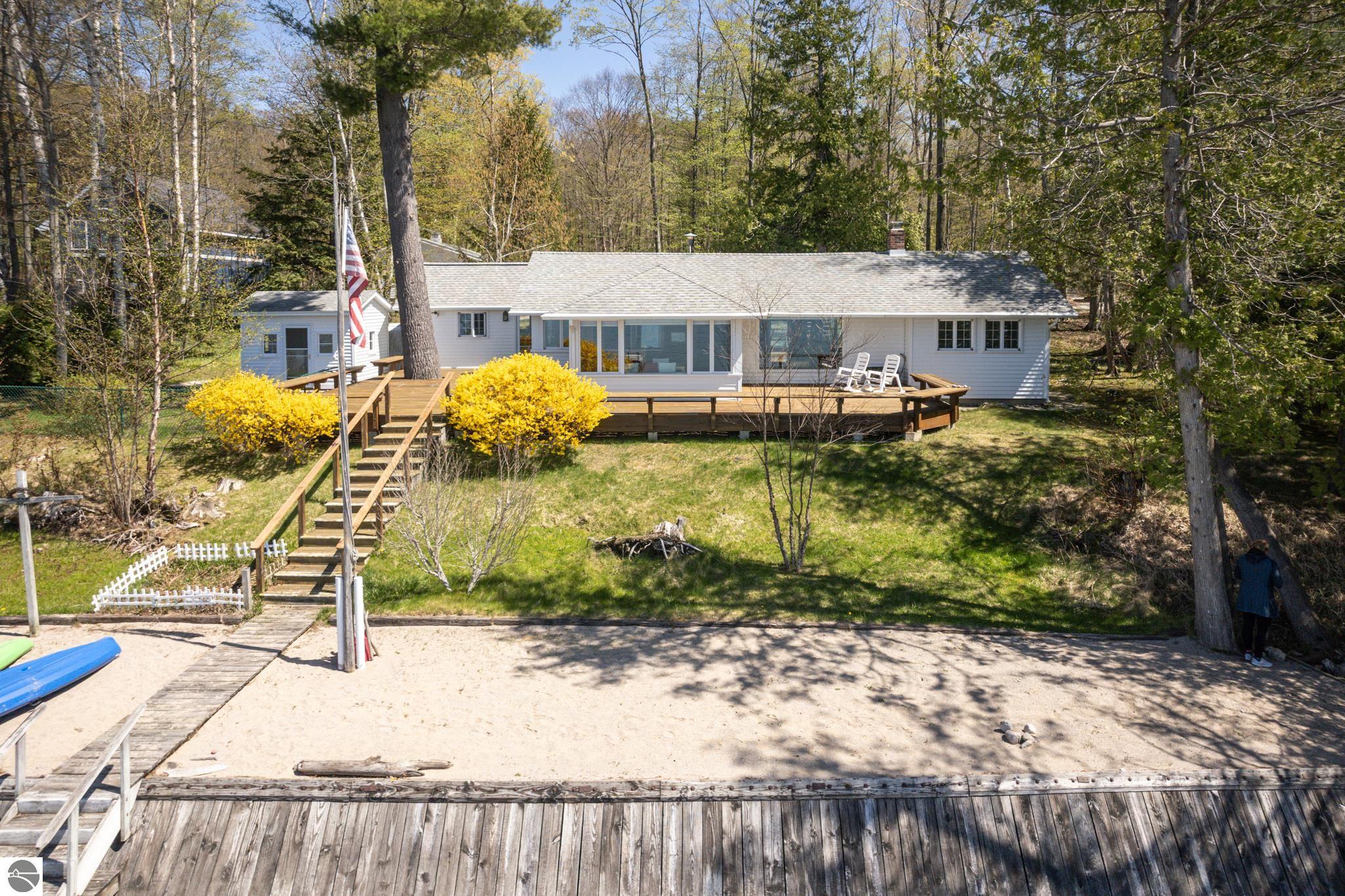 8432 S Dunns Farm Road, Maple City, MI 49664 — Photo 15