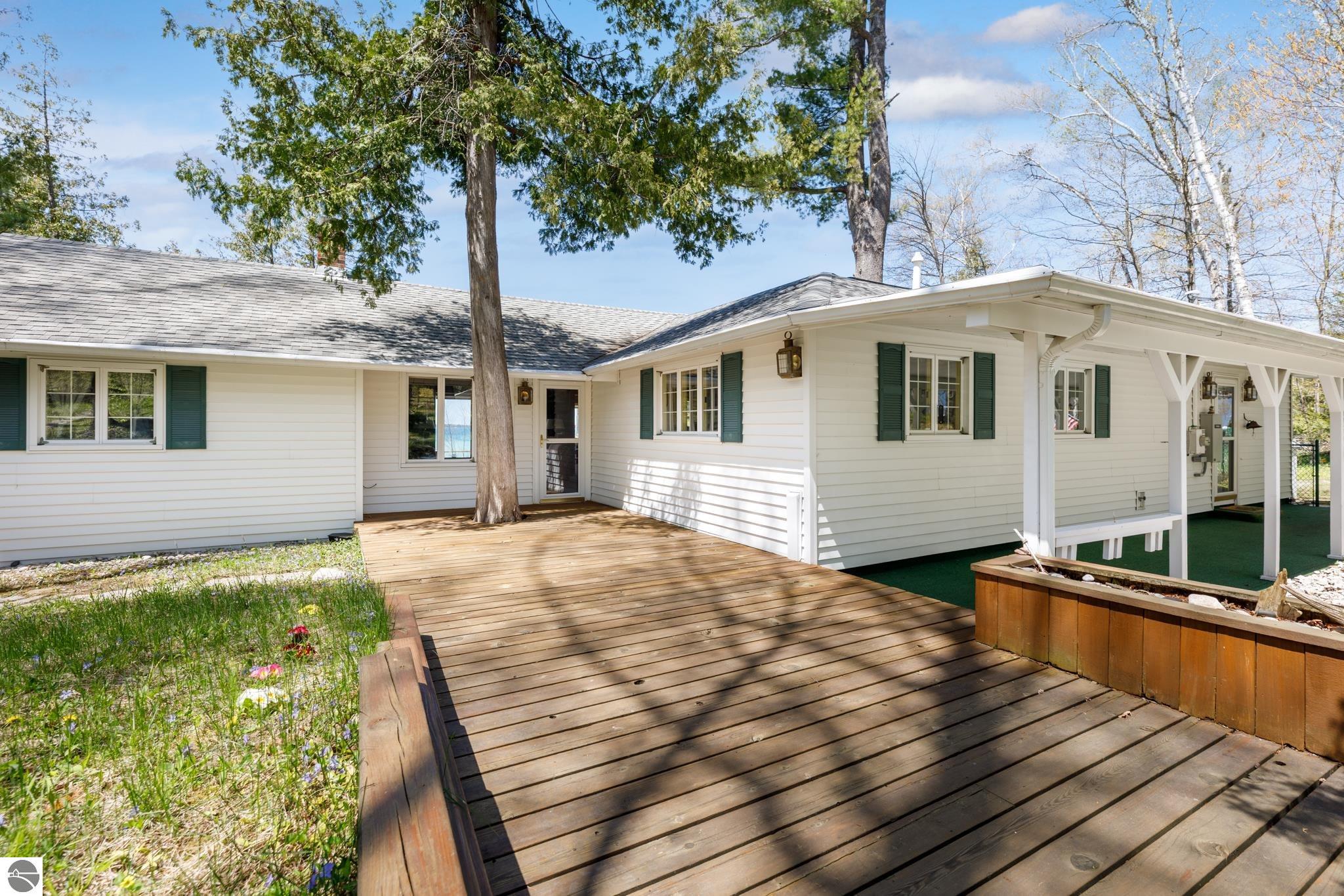 8432 S Dunns Farm Road, Maple City, MI 49664 — Photo 33