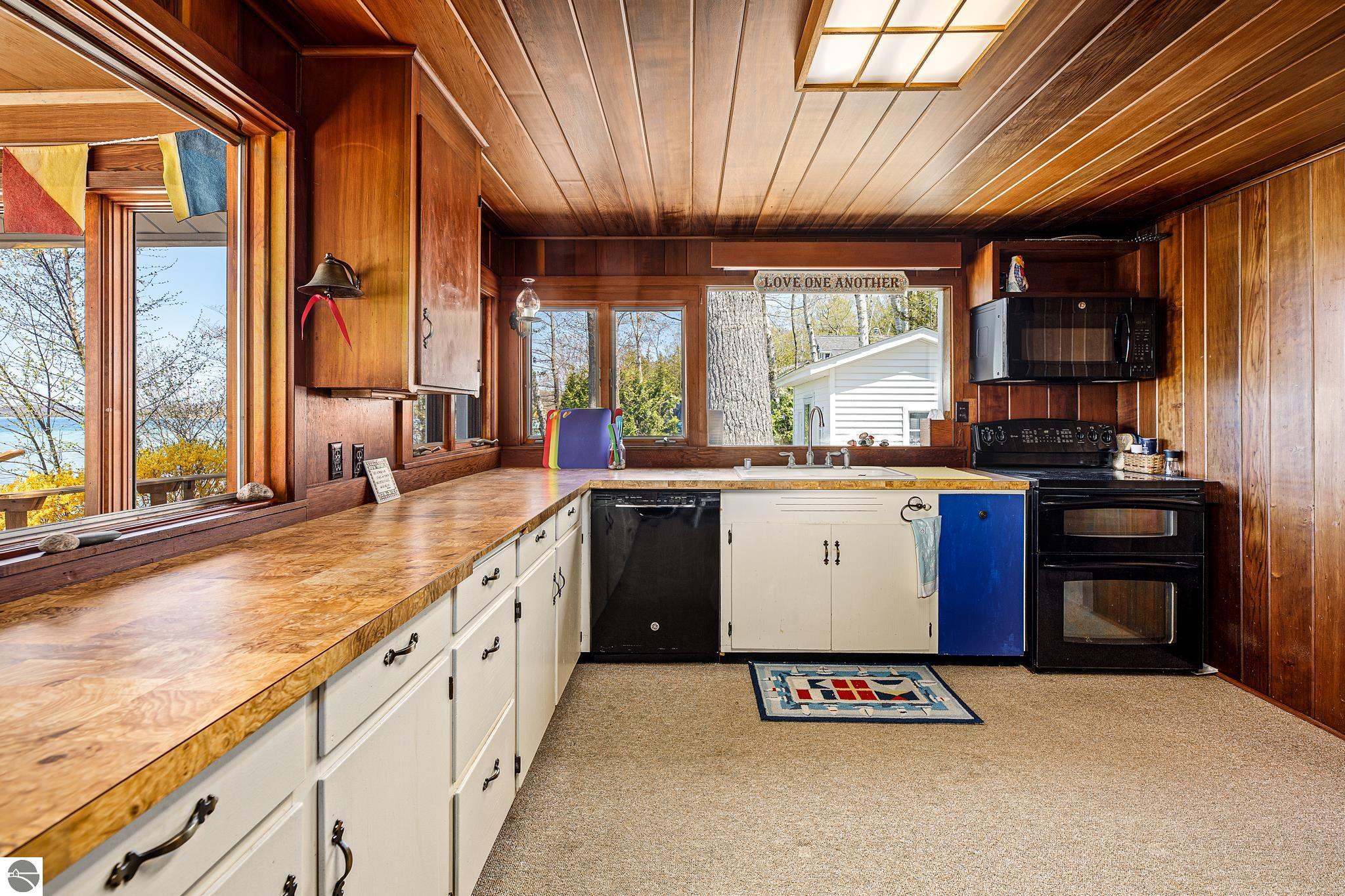 8432 S Dunns Farm Road, Maple City, MI 49664 — Photo 54