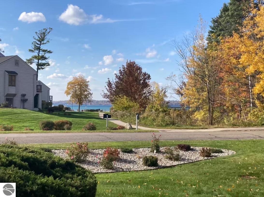 5605 E Creeks Crossing, Williamsburg, MI 49690 — Photo 22