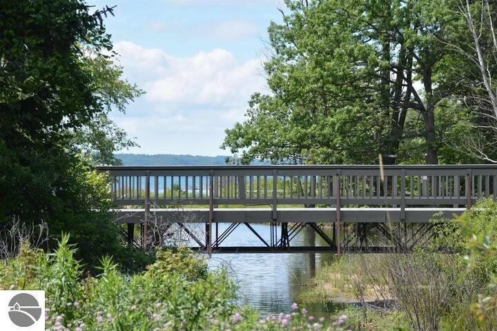5605 E Creeks Crossing, Williamsburg, MI 49690 — Photo 24