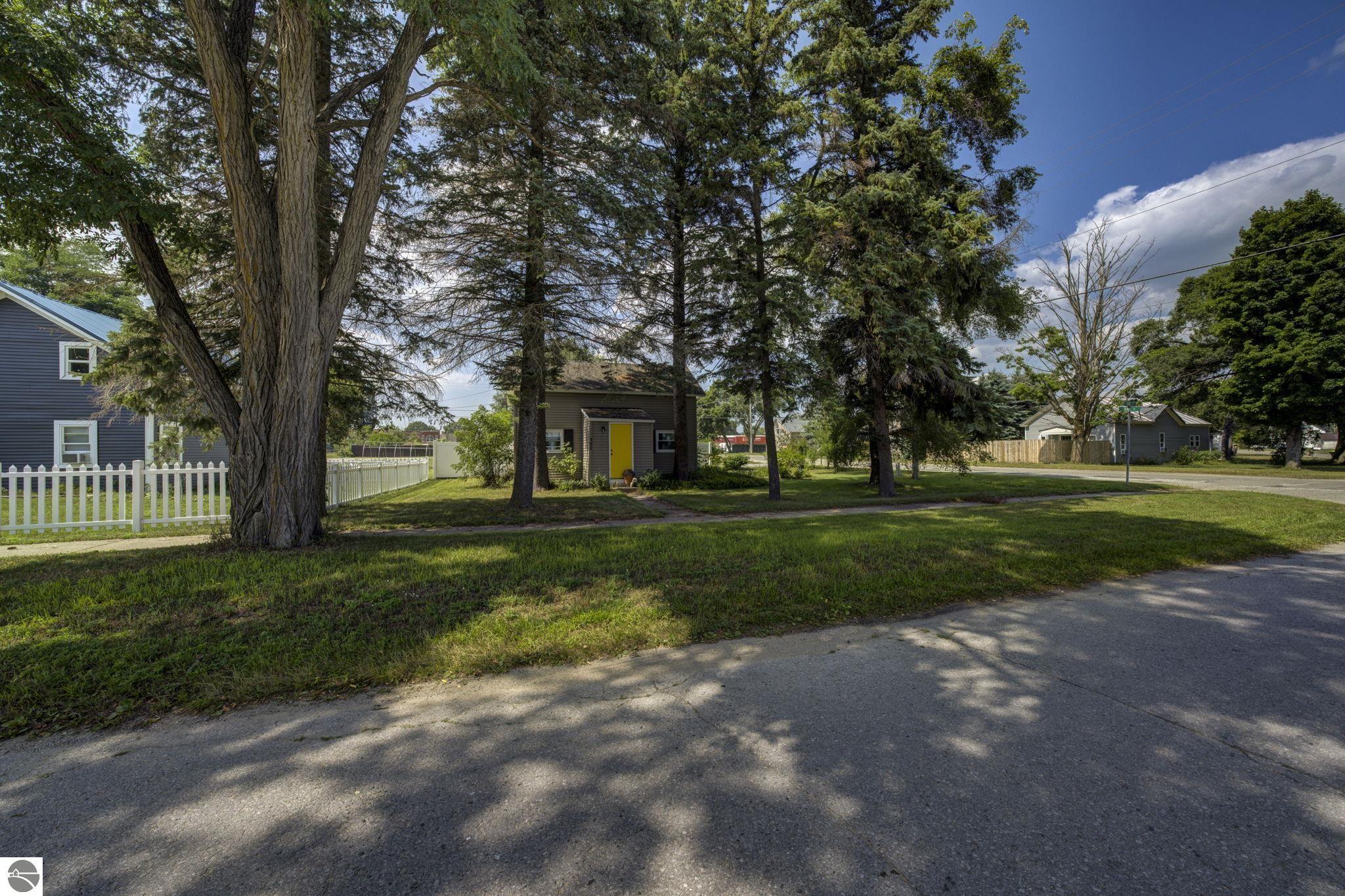 302 Pine Street, Kalkaska, MI 49646 — Photo 26