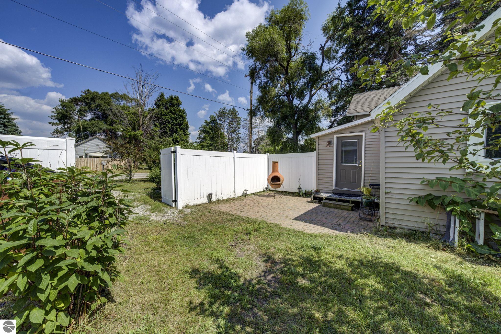 302 Pine Street, Kalkaska, MI 49646 — Photo 32
