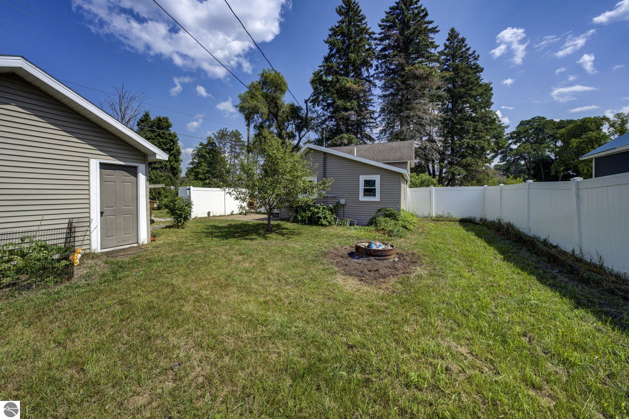 302 Pine Street, Kalkaska, MI 49646 — Photo 34