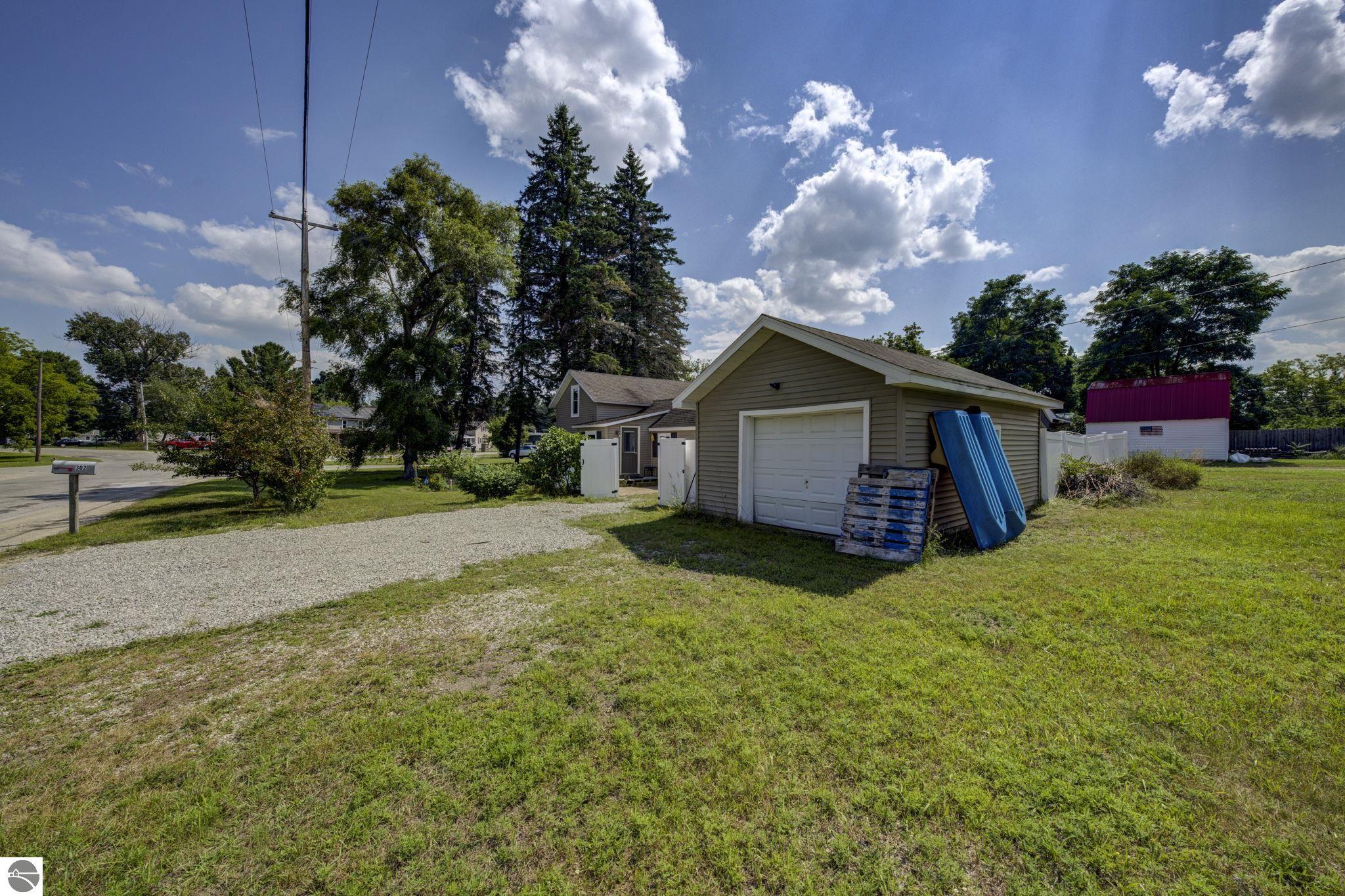 302 Pine Street, Kalkaska, MI 49646 — Photo 36