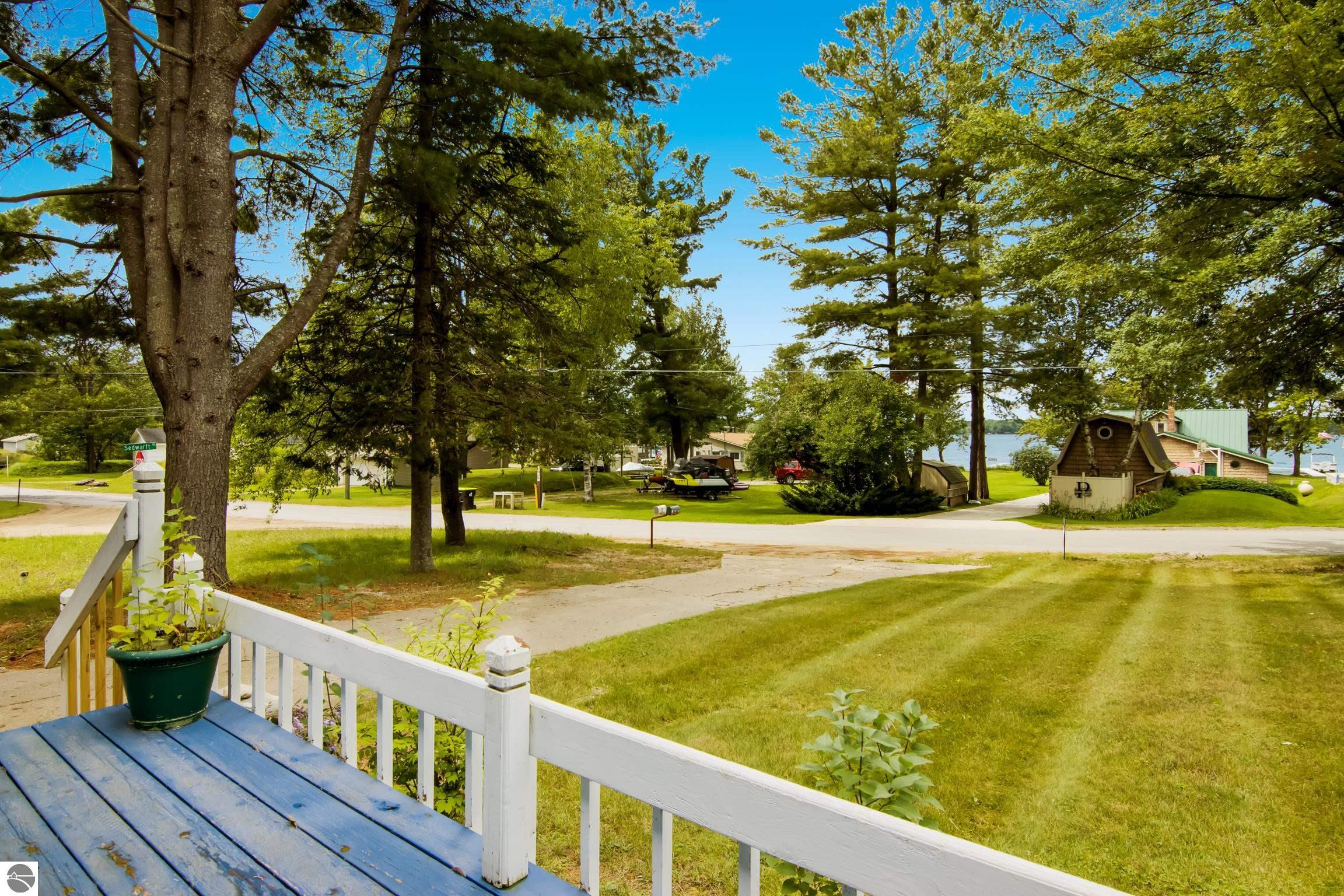 4446 E Shore Drive NE, Kalkaska, MI 49646 — Photo 2