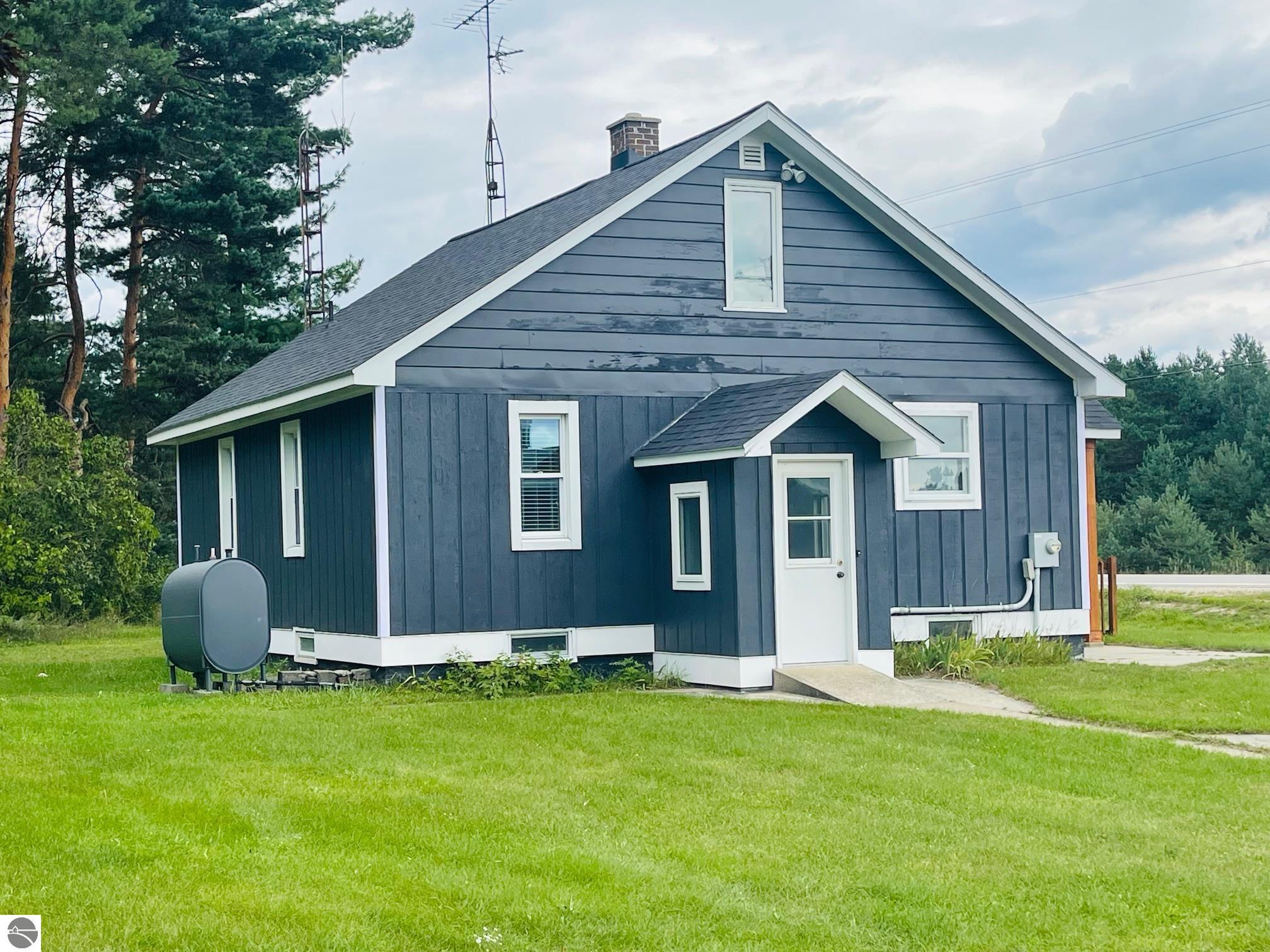 7848 S Us-131, Mancelona, MI 49659 — Photo 2