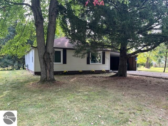 407 Twelfth Avenue, Tawas City, MI 48763 — Photo 2