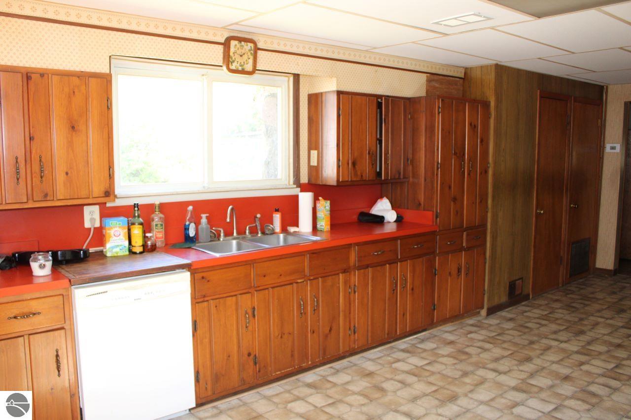 316 S Coral Street, Kalkaska, MI 49646 — Photo 6