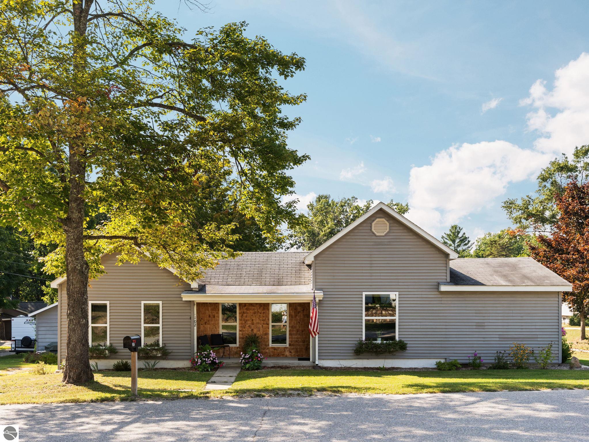 102 S Boyd Street, Fife Lake, MI 49633 — Photo 2