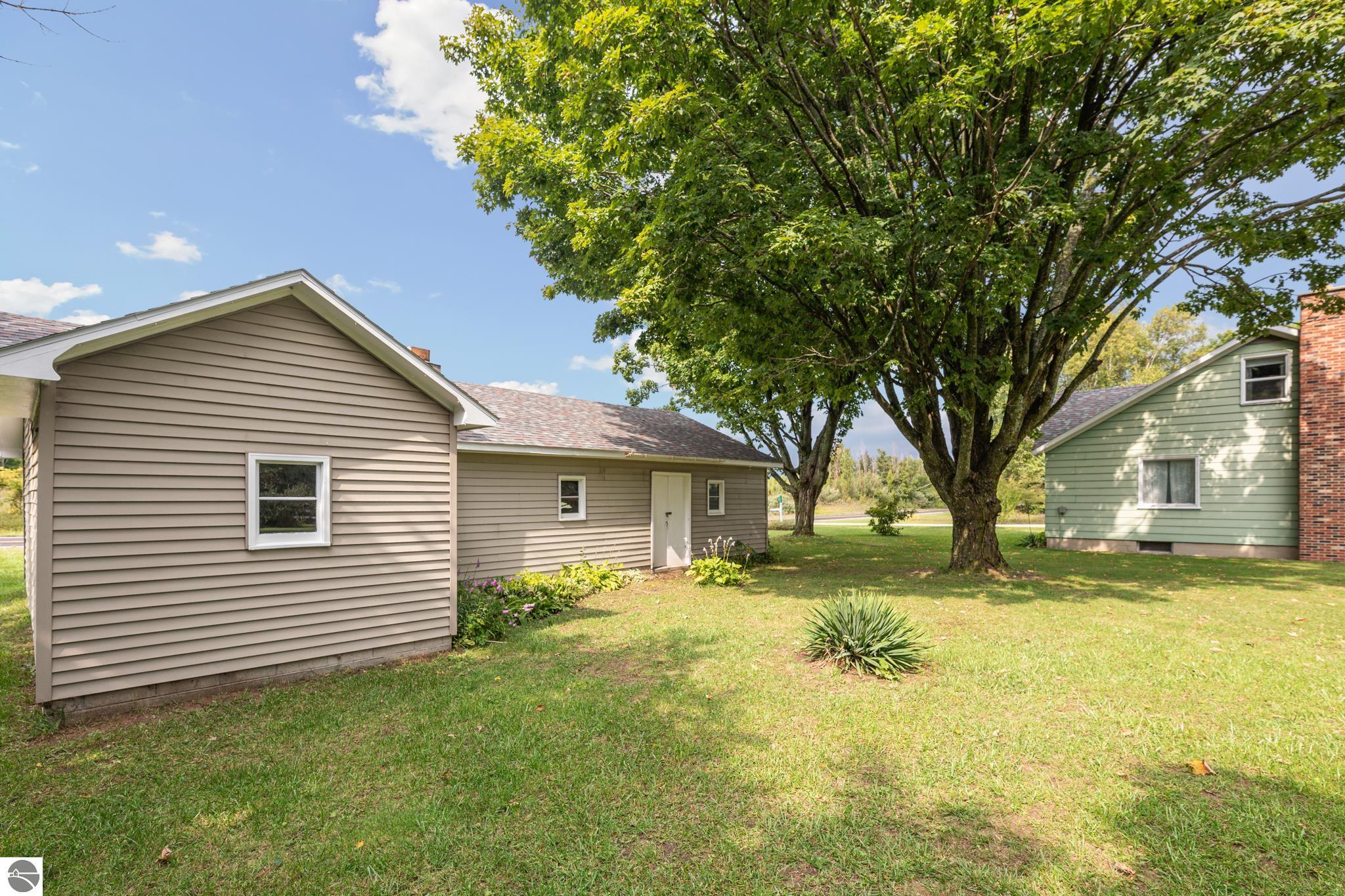 10981 S Tower Road, Maple City, MI 49664 — Photo 12