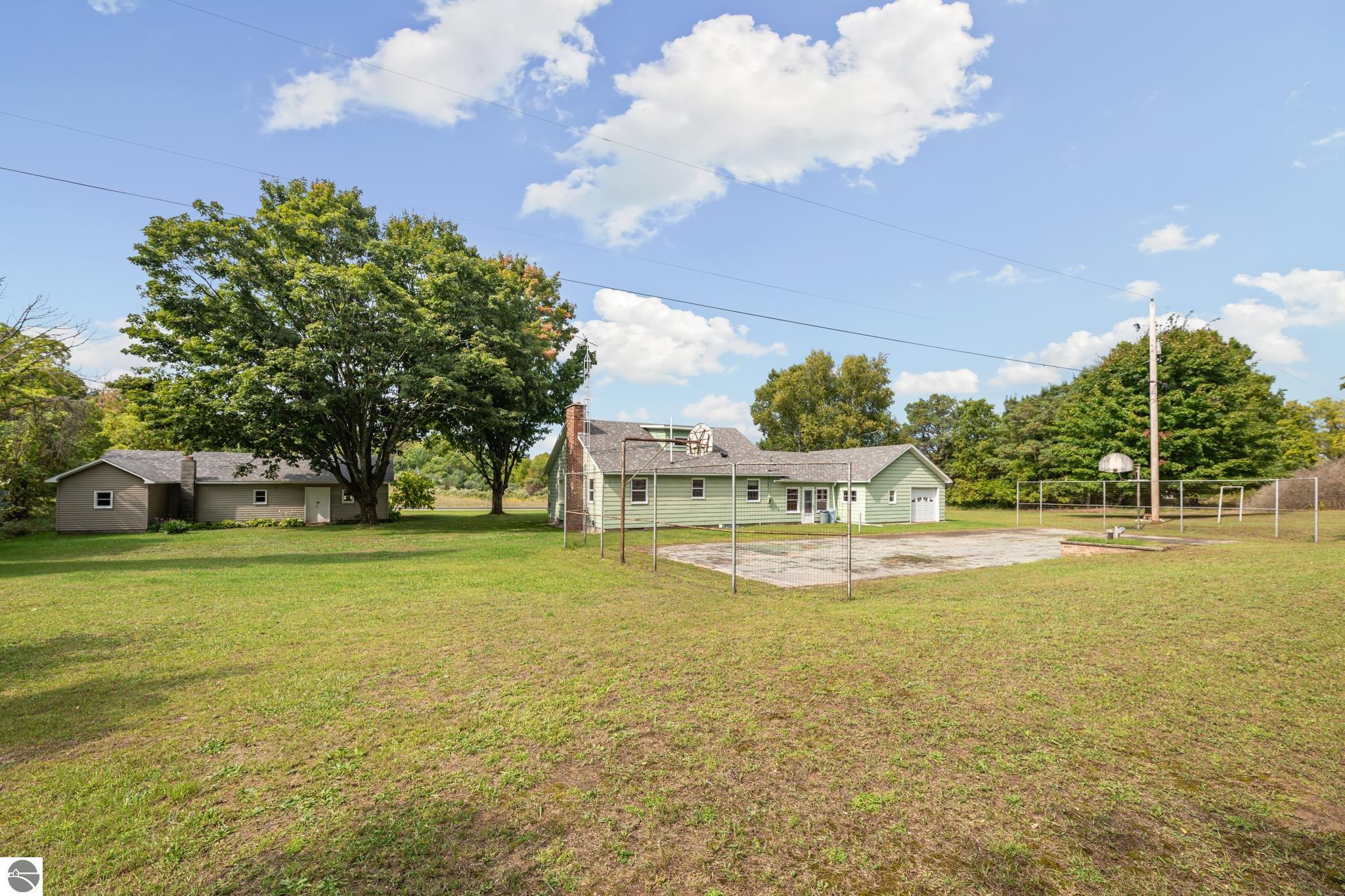 10981 S Tower Road, Maple City, MI 49664 — Photo 9