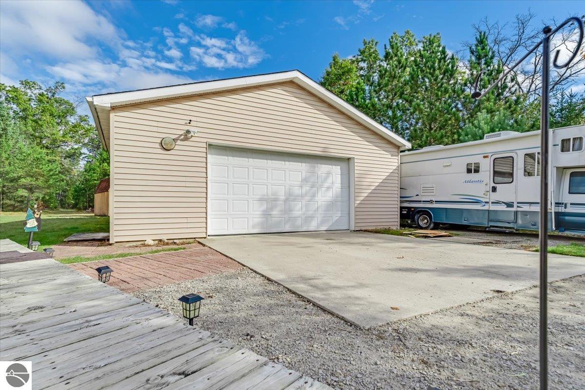 6548 Belfry Trail, Hale, MI 48739 — Photo 7