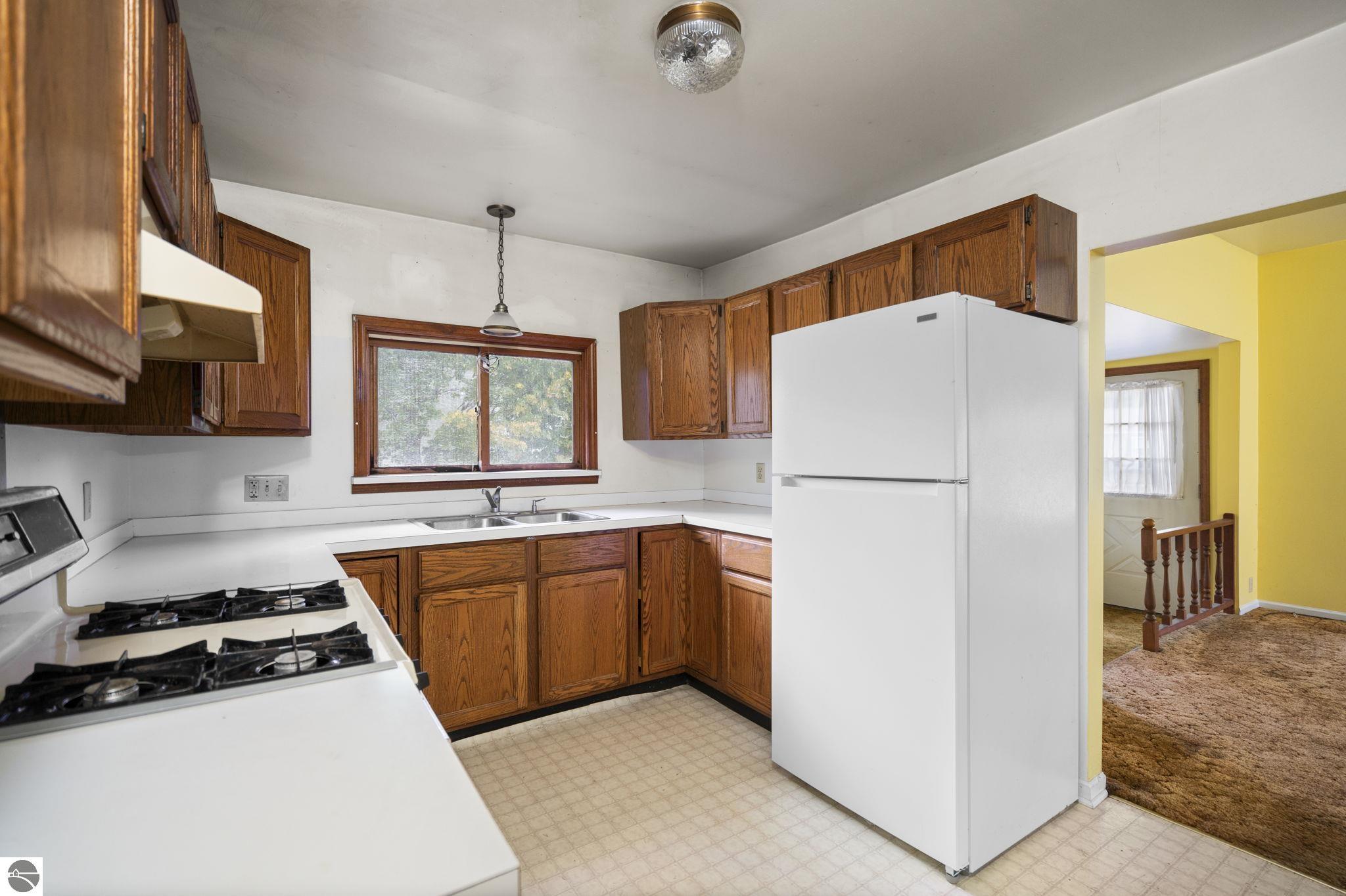 966 Frankfort Avenue, Elberta, MI 49628 — Photo 11