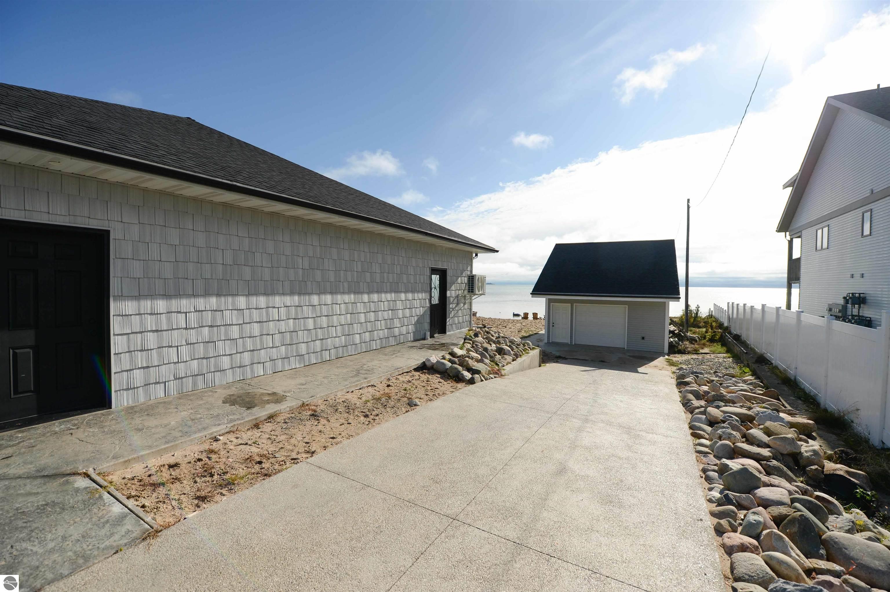 629 W Lake Street, Tawas City, MI 48763 — Photo 14