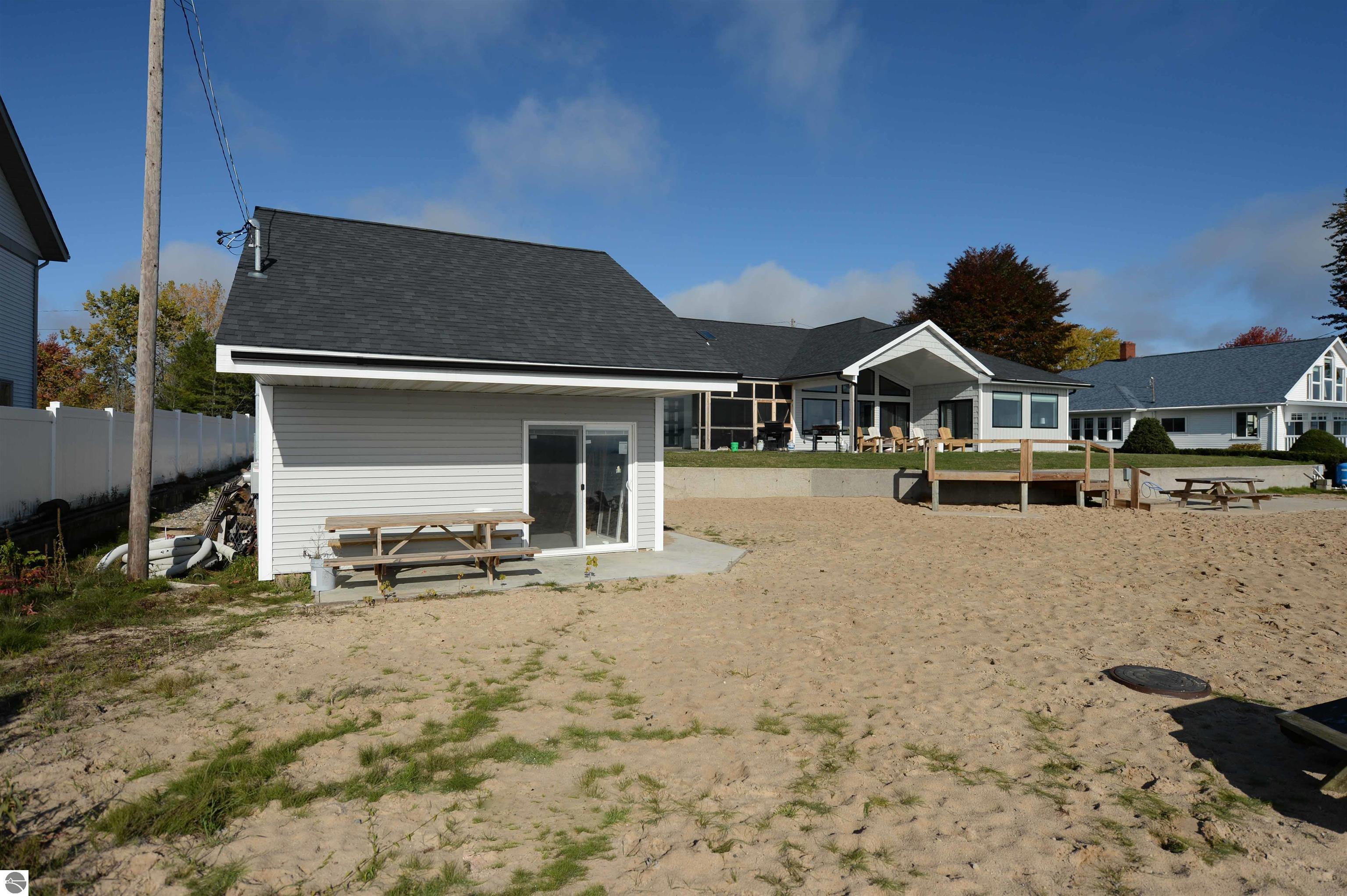 629 W Lake Street, Tawas City, MI 48763 — Photo 27