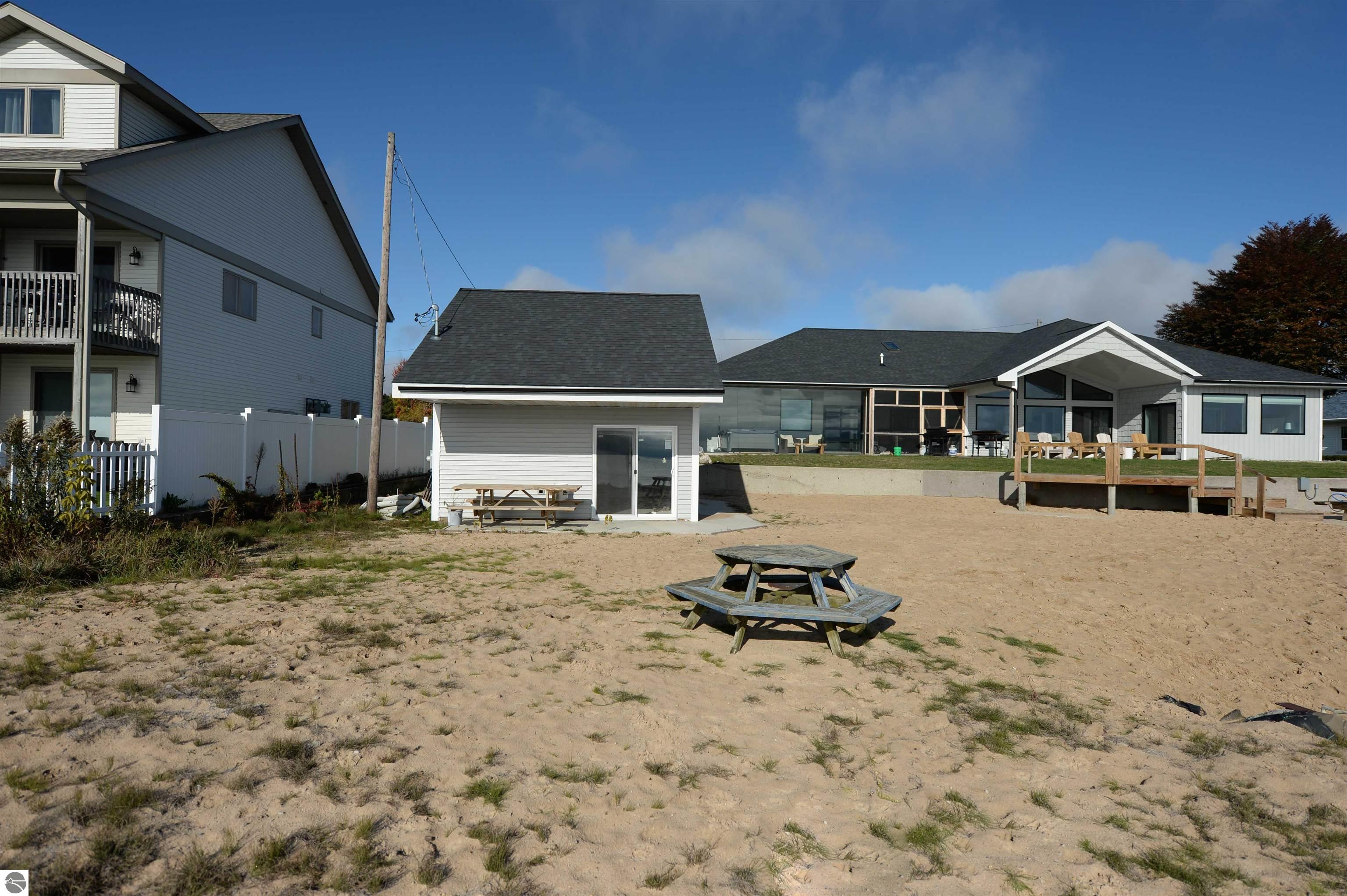 629 W Lake Street, Tawas City, MI 48763 — Photo 30
