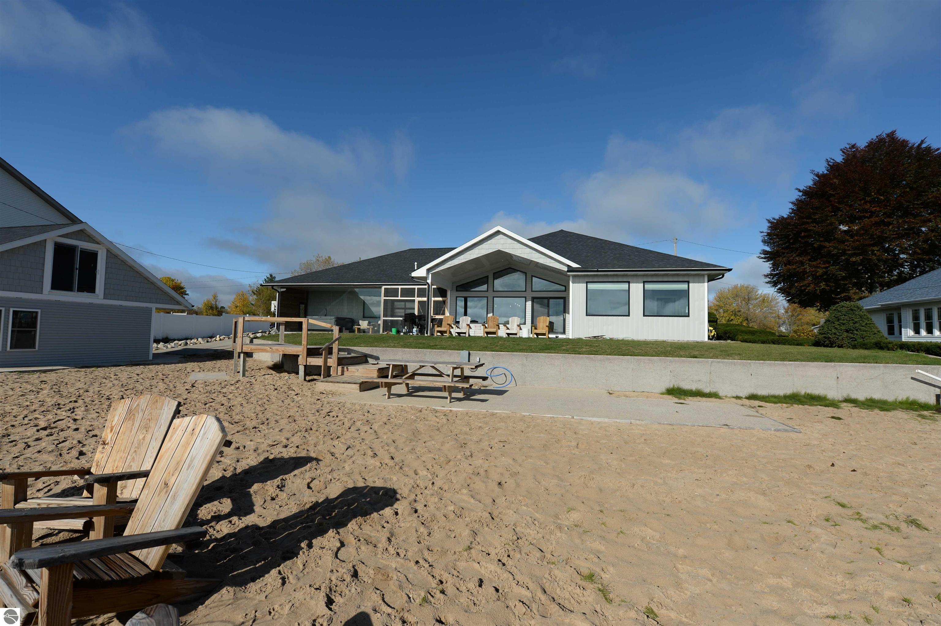 629 W Lake Street, Tawas City, MI 48763 — Photo 34