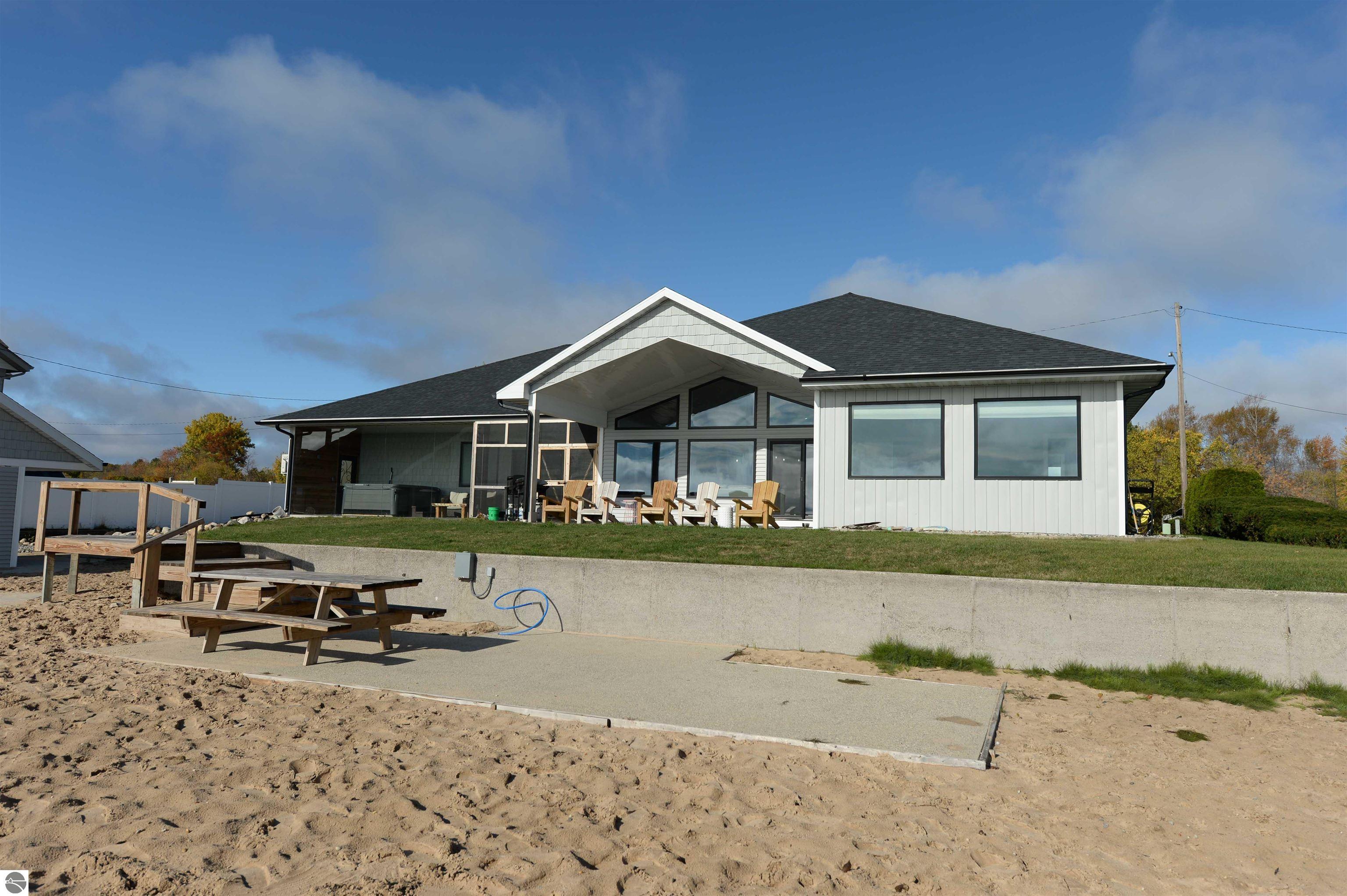 629 W Lake Street, Tawas City, MI 48763 — Photo 35