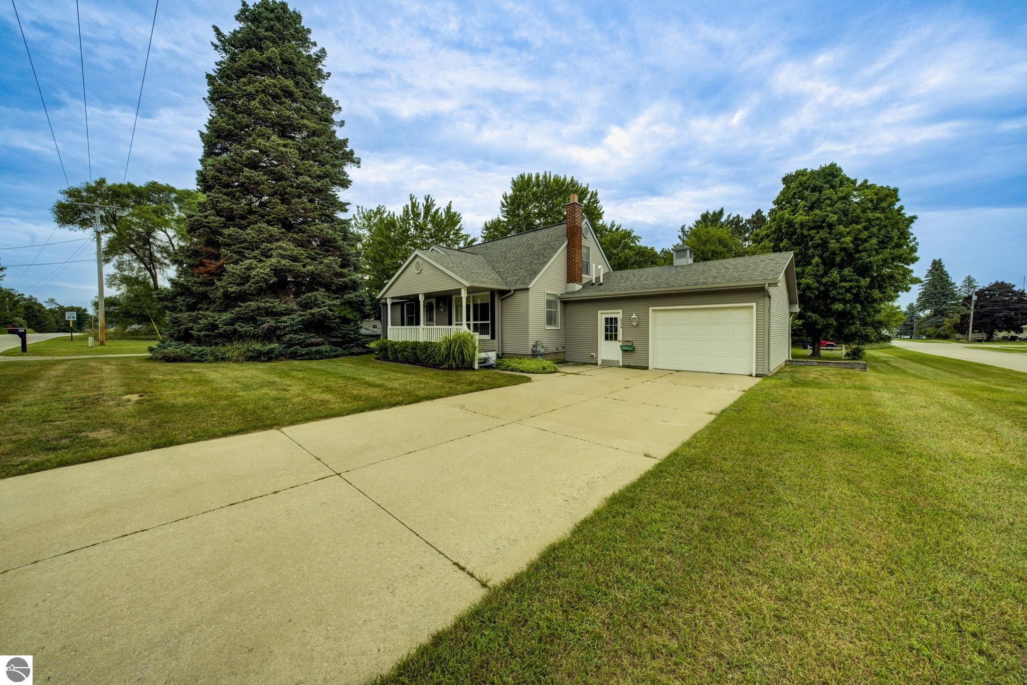 624 Fenton Street, Kingsley, MI 49649 — front exterior