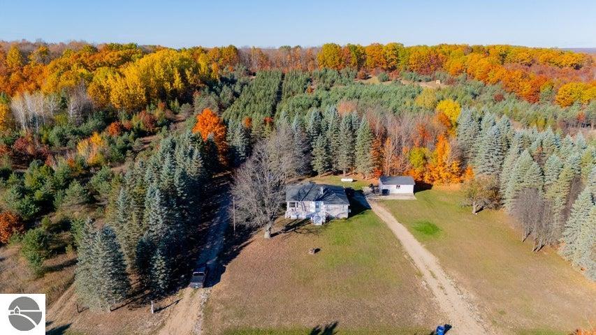 2703 E Moorestown Road, Lake City, MI 49651 — Photo 3