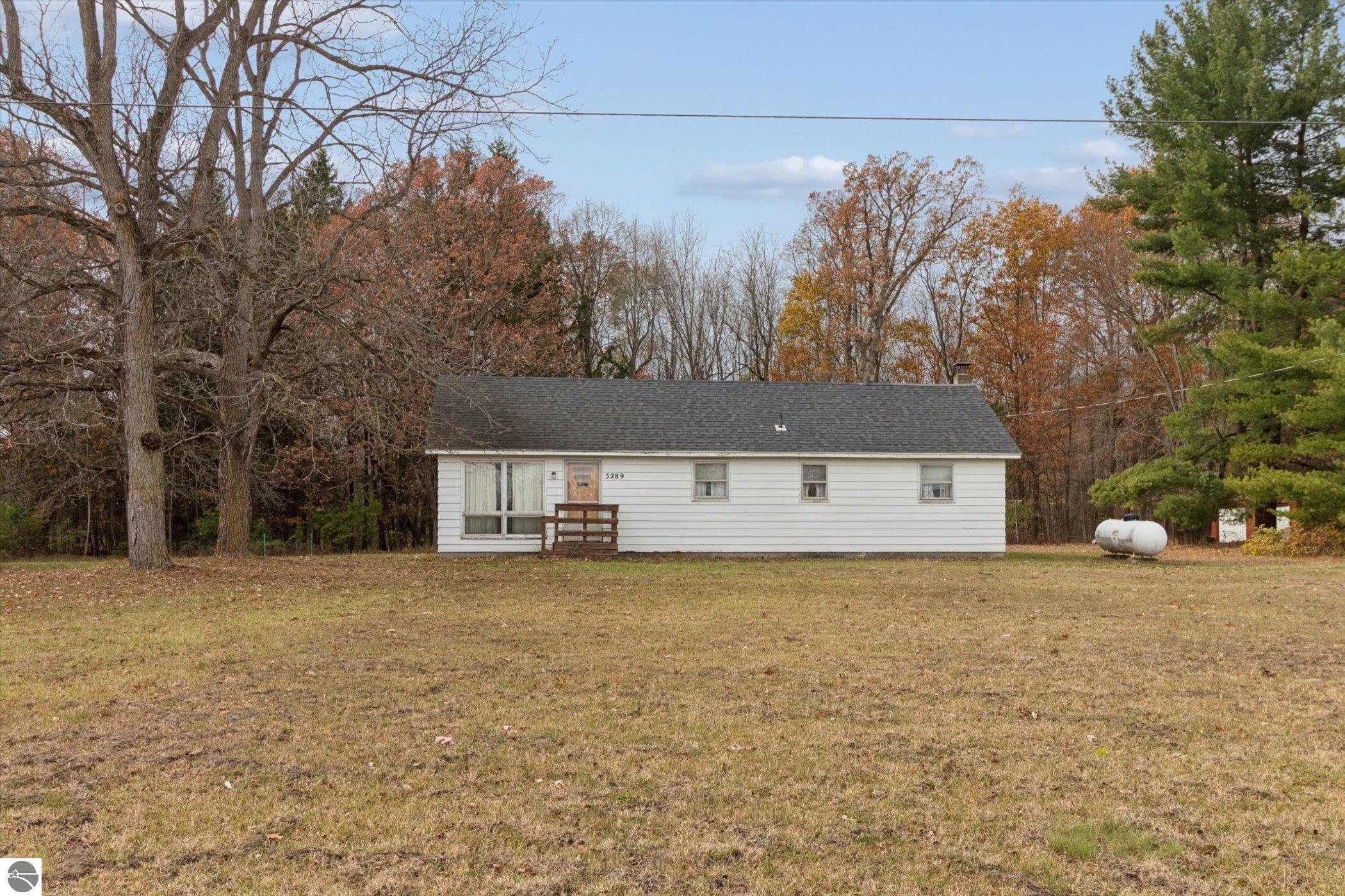 3289 N Ferris Road, Sumner, MI 48889 — Photo 3